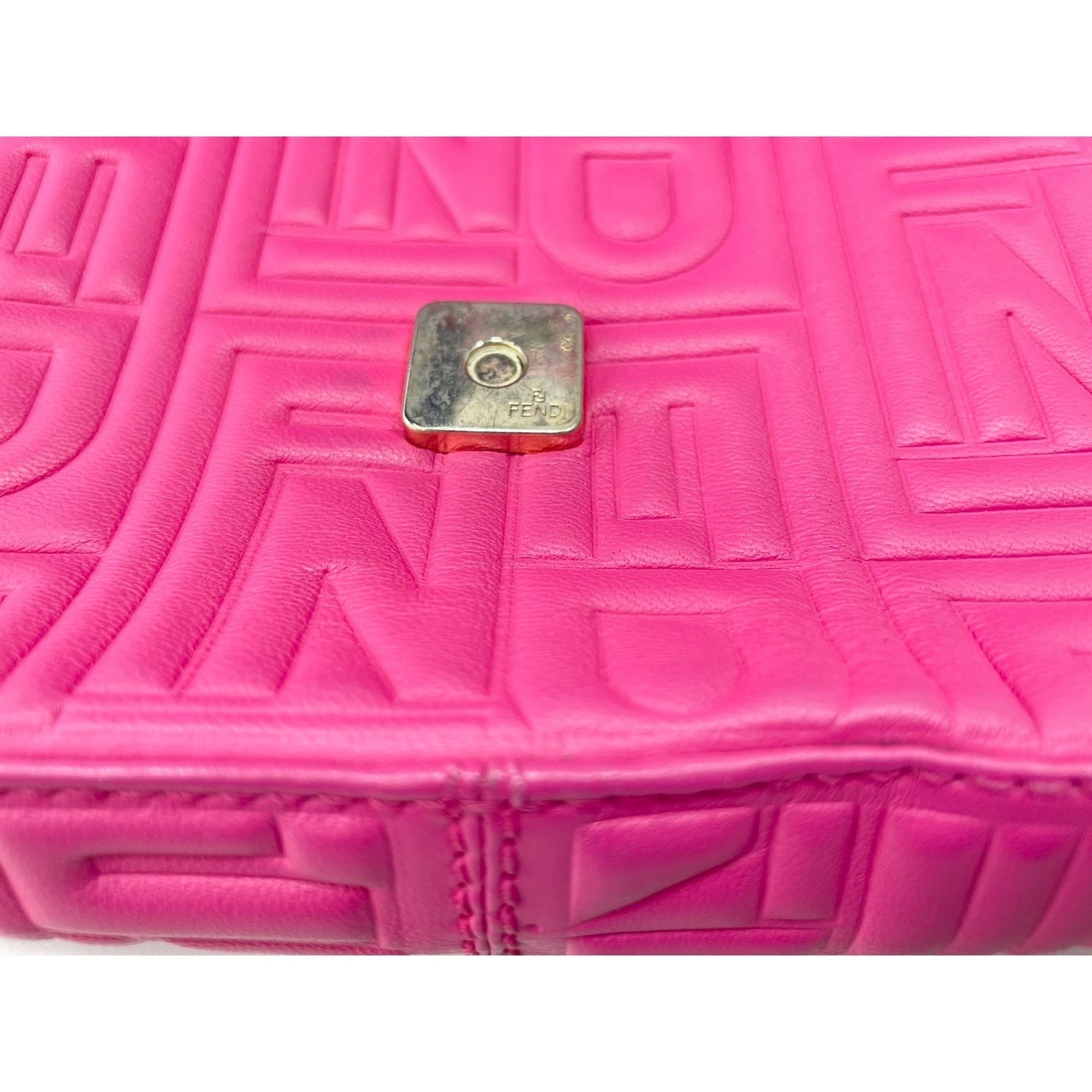 Fendi Pink Shoulder Bag (Pre-Owned)
