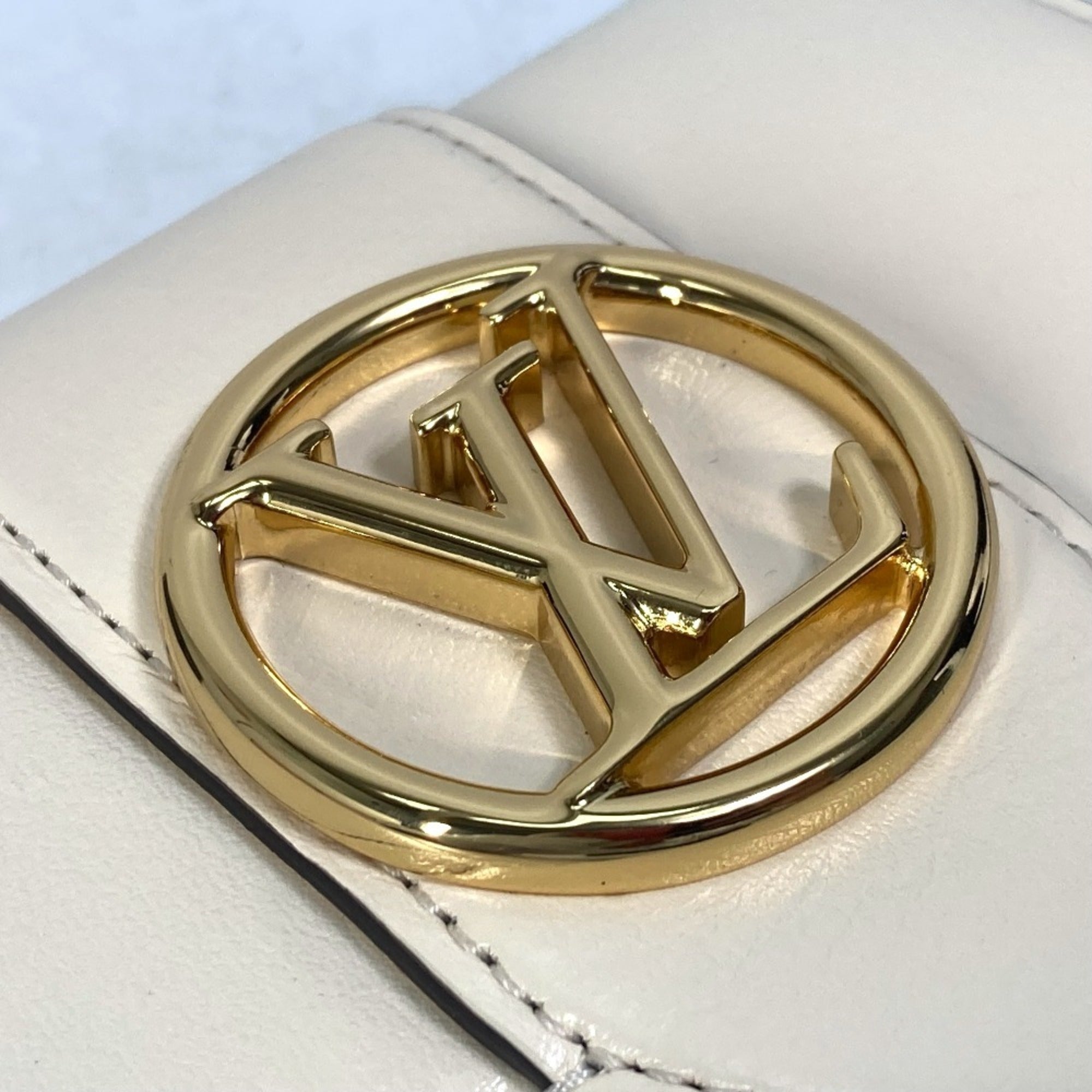 Louis Vuitton White Leather Wallet (Tri-Fold) (Pre-Owned)