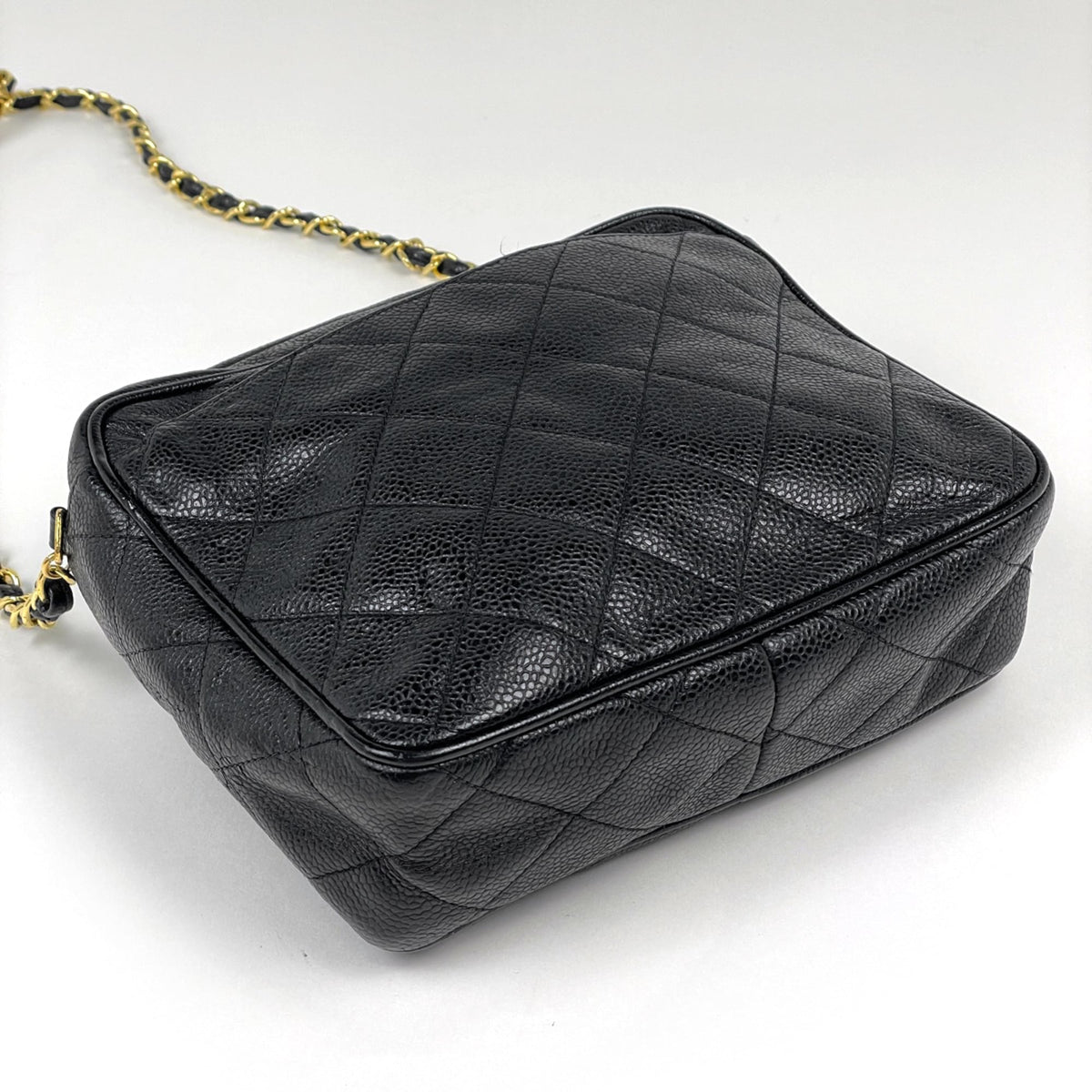 Chanel Matelasse Black Grained Calfskin Shoulder Bag (Pre-Owned)