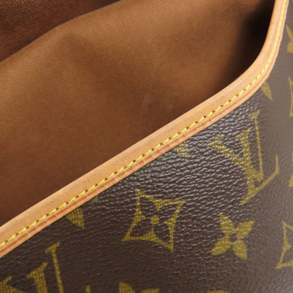 Louis Vuitton Monogram Monogram Shoulder Bag (Pre-Owned)