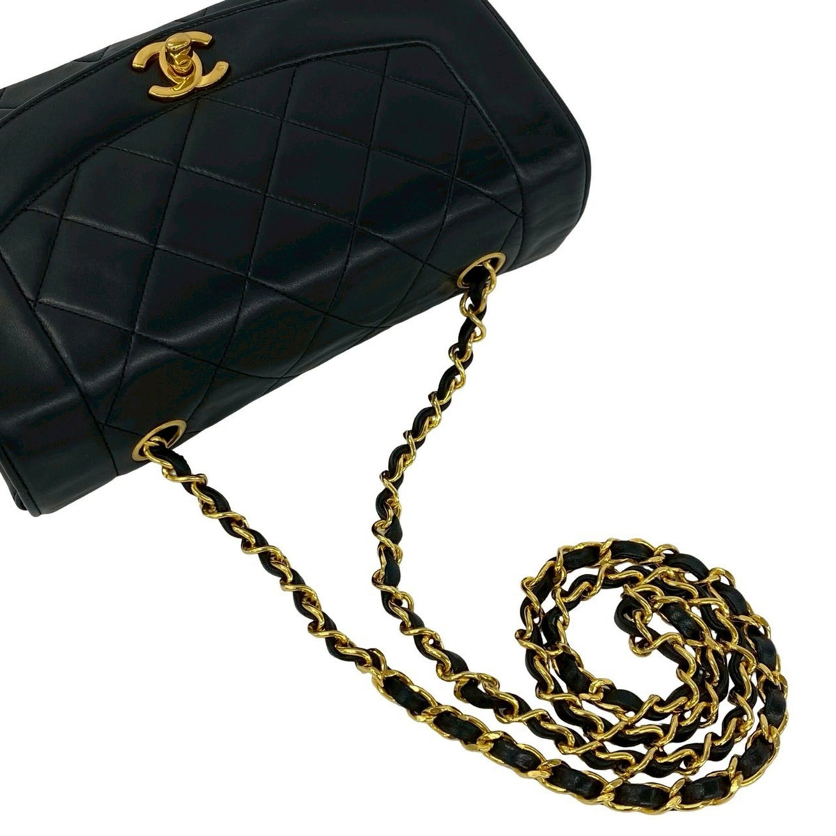 Chanel Black Leather Shoulder Bag (Pre-Owned)