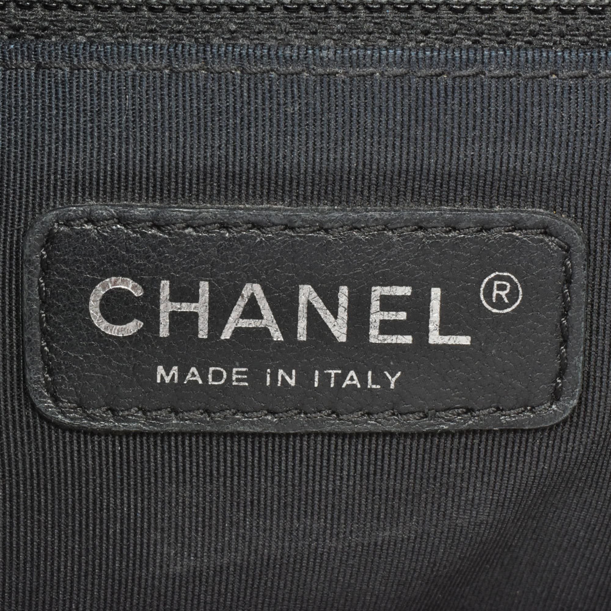 Chanel Black Caviar Leather Shoulder Bag (Pre-Owned)