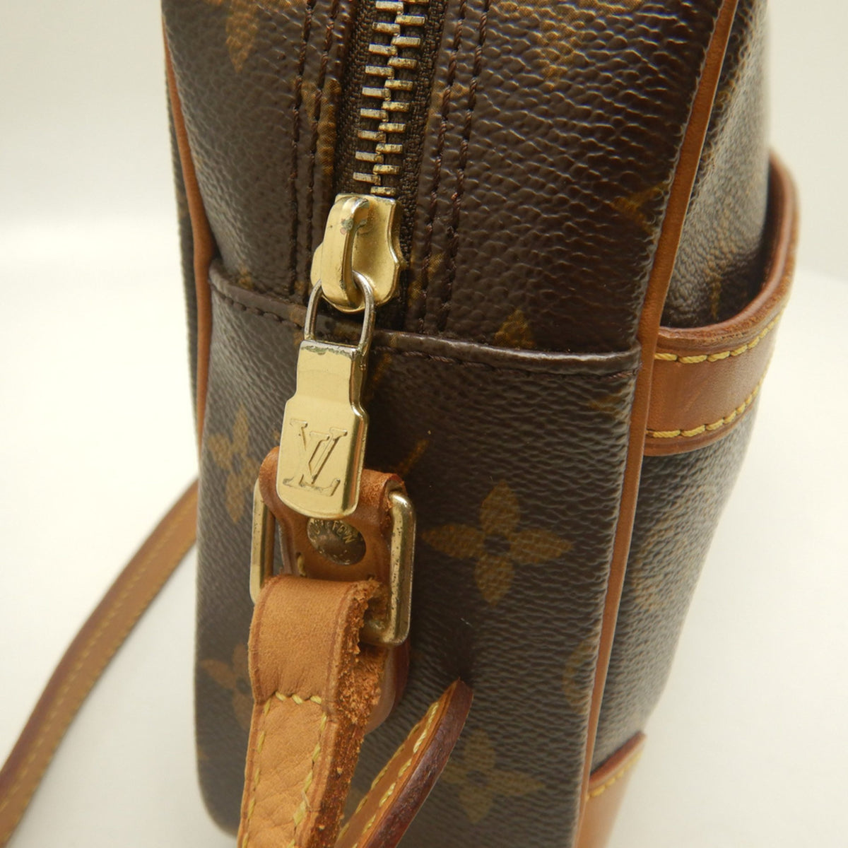 Louis Vuitton Brown Monogram Monogram Shoulder Bag (Pre-Owned)
