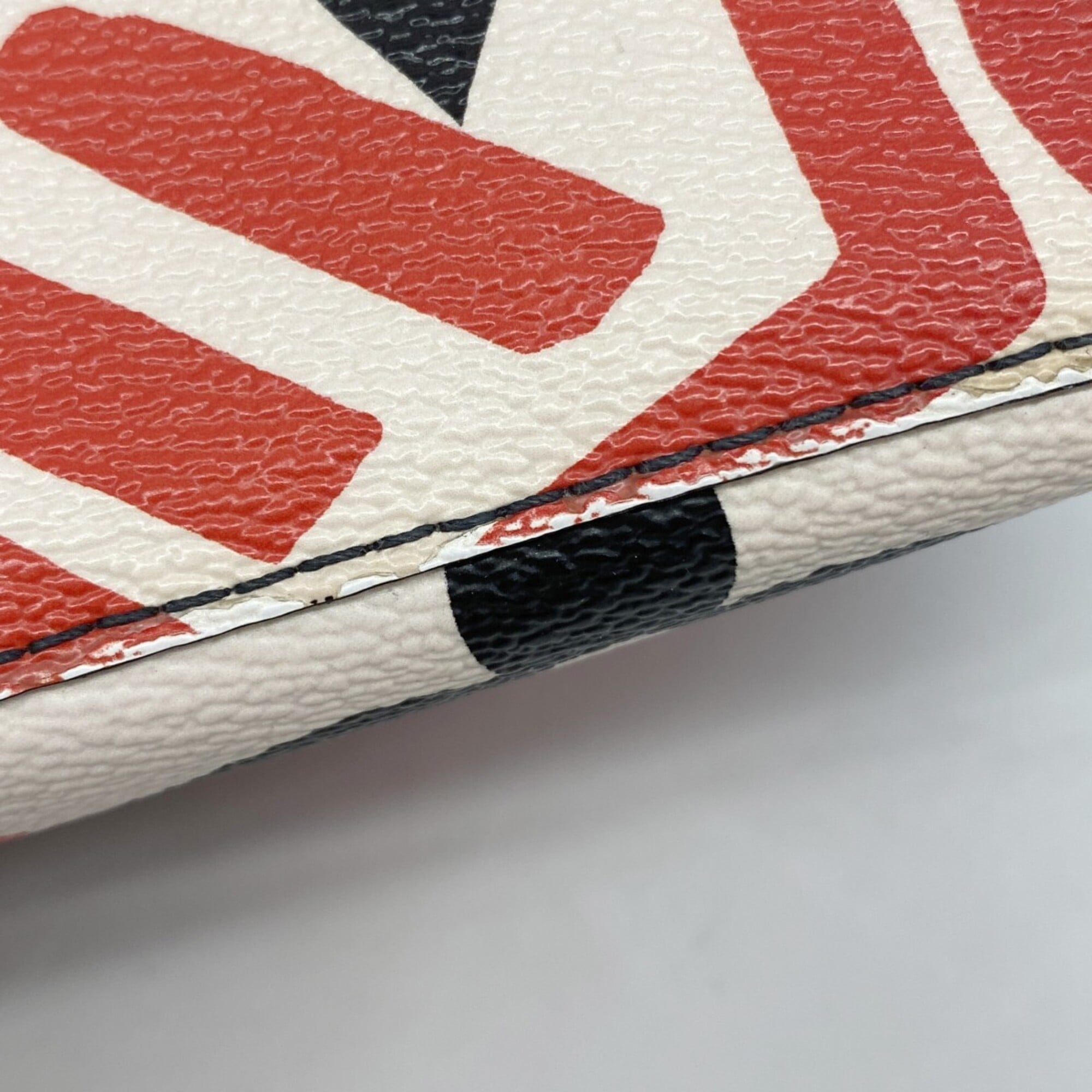 Louis Vuitton Red Color Shoulder Bag (Pre-Owned)