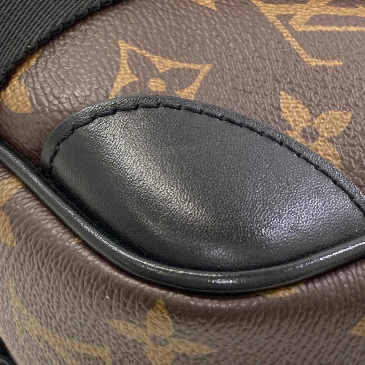 Louis Vuitton Monogram Monogram Monogram Shoulder Bag (Pre-Owned)