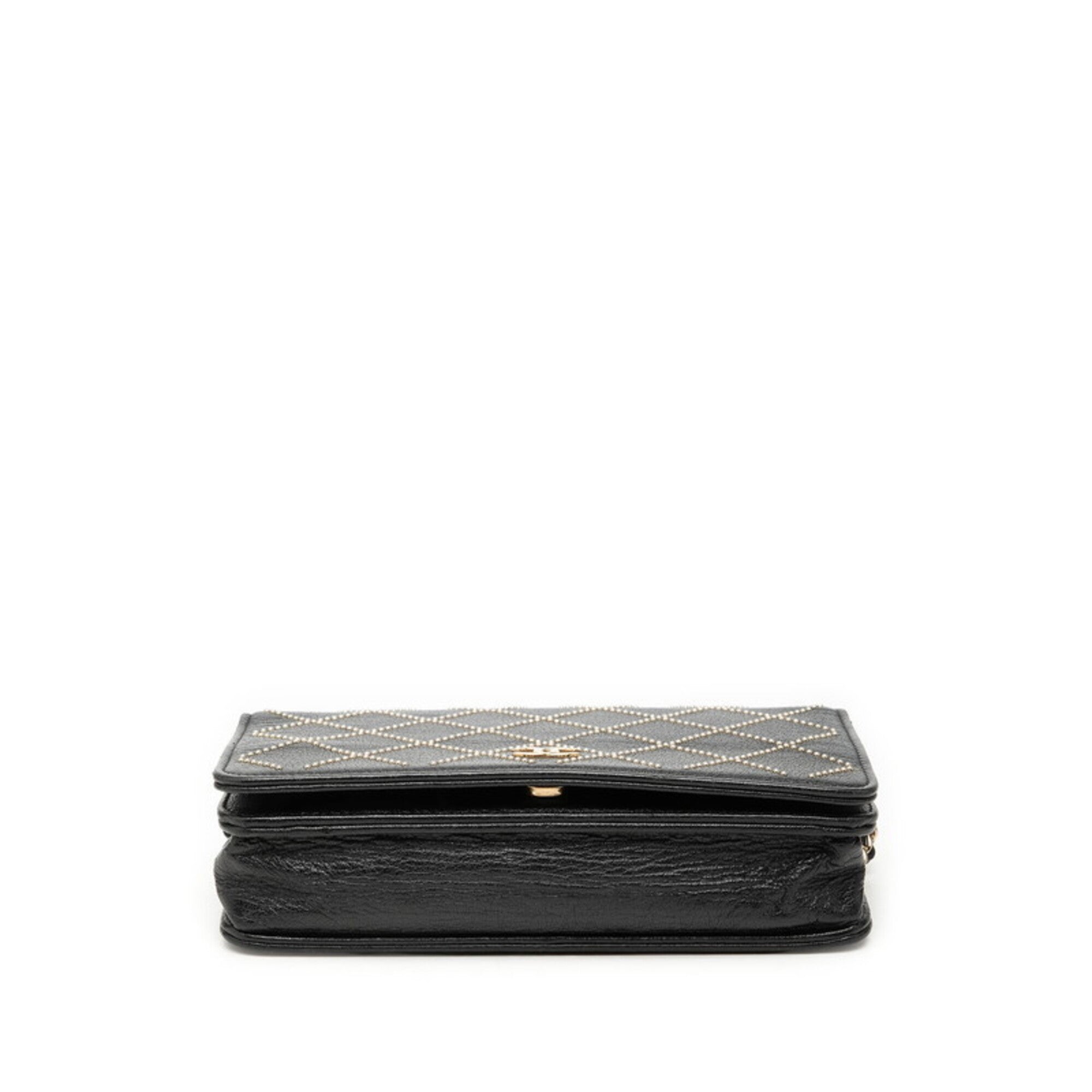 Chanel Black Leather Shoulder Bag (Pre-Owned)