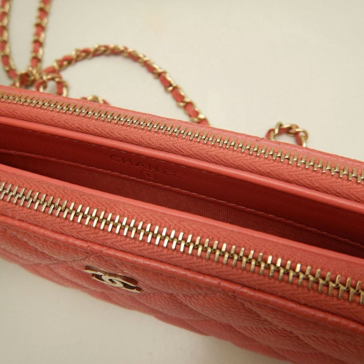 Chanel Pink Grained Calfskin Shoulder Bag (Pre-Owned)