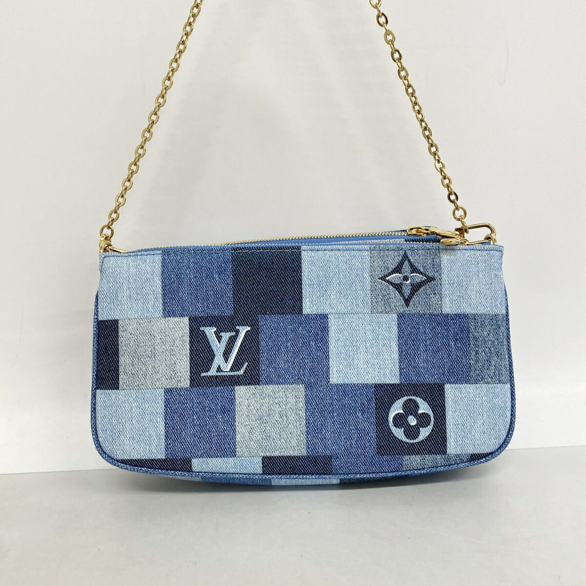 Louis Vuitton Blue Red Color Handbag (Pre-Owned)