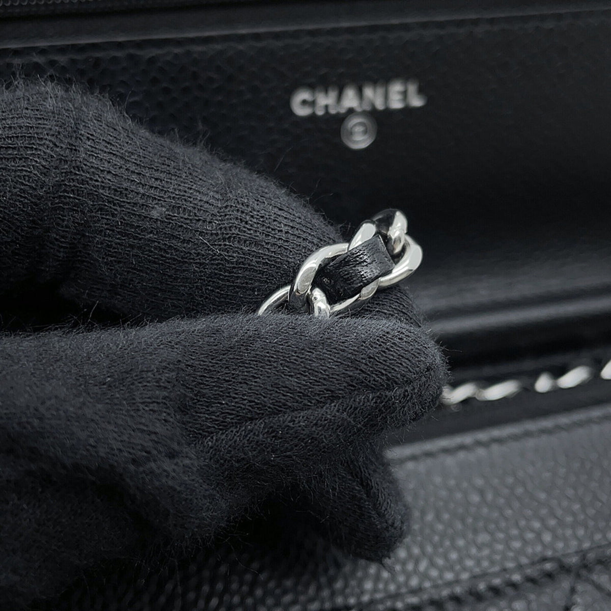 Chanel Black Grained Calfskin Chain/Shoulder Wallet (Pre-Owned)