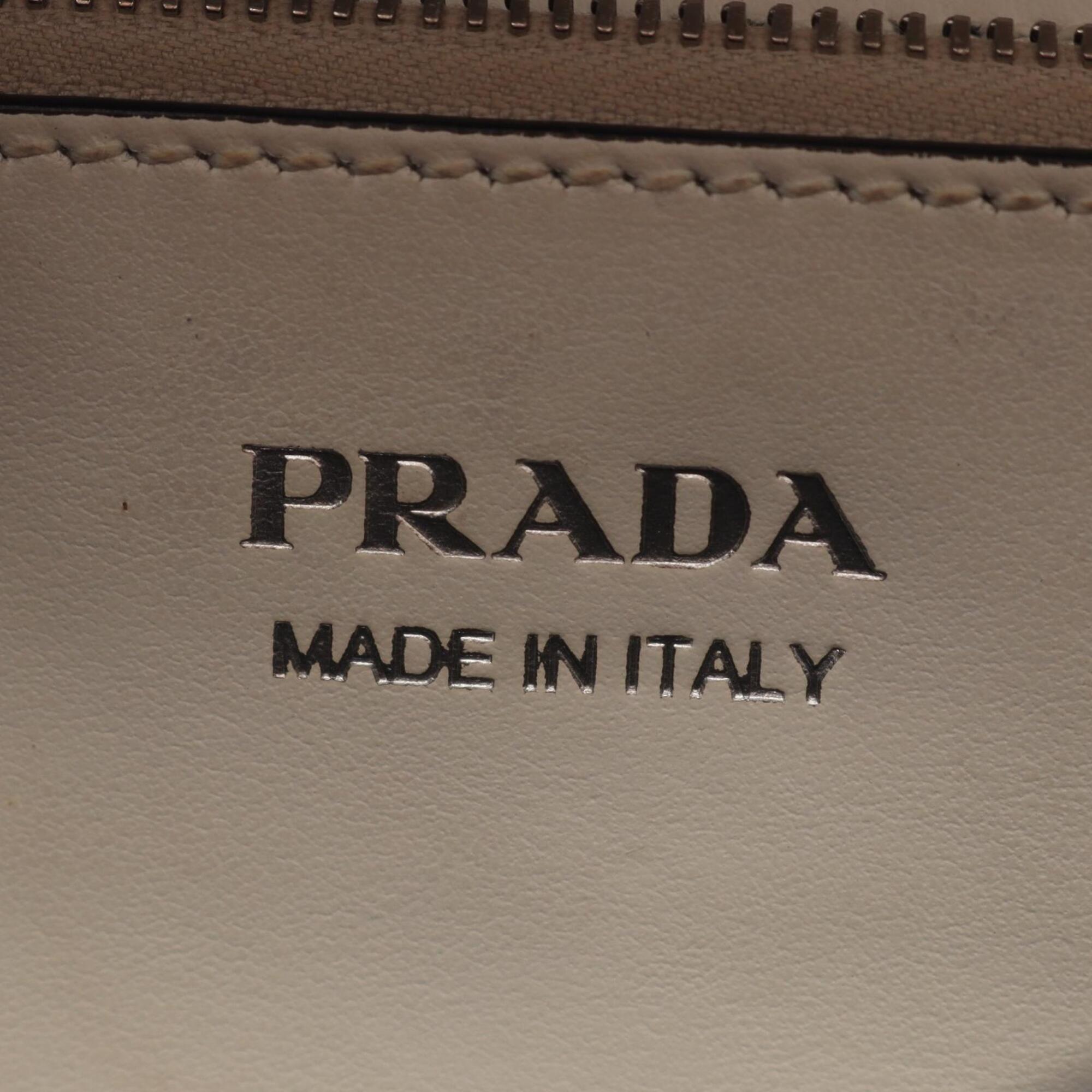 Prada White Leather Handbag (Pre-Owned)