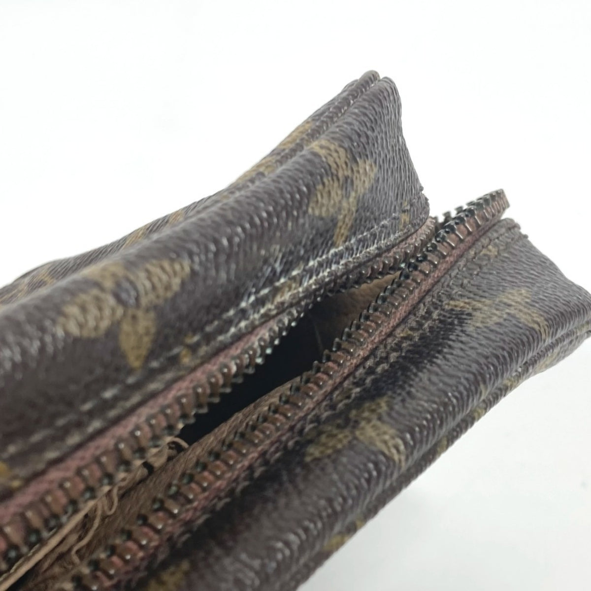 Louis Vuitton Brown Monogram Pouch (Pre-Owned)