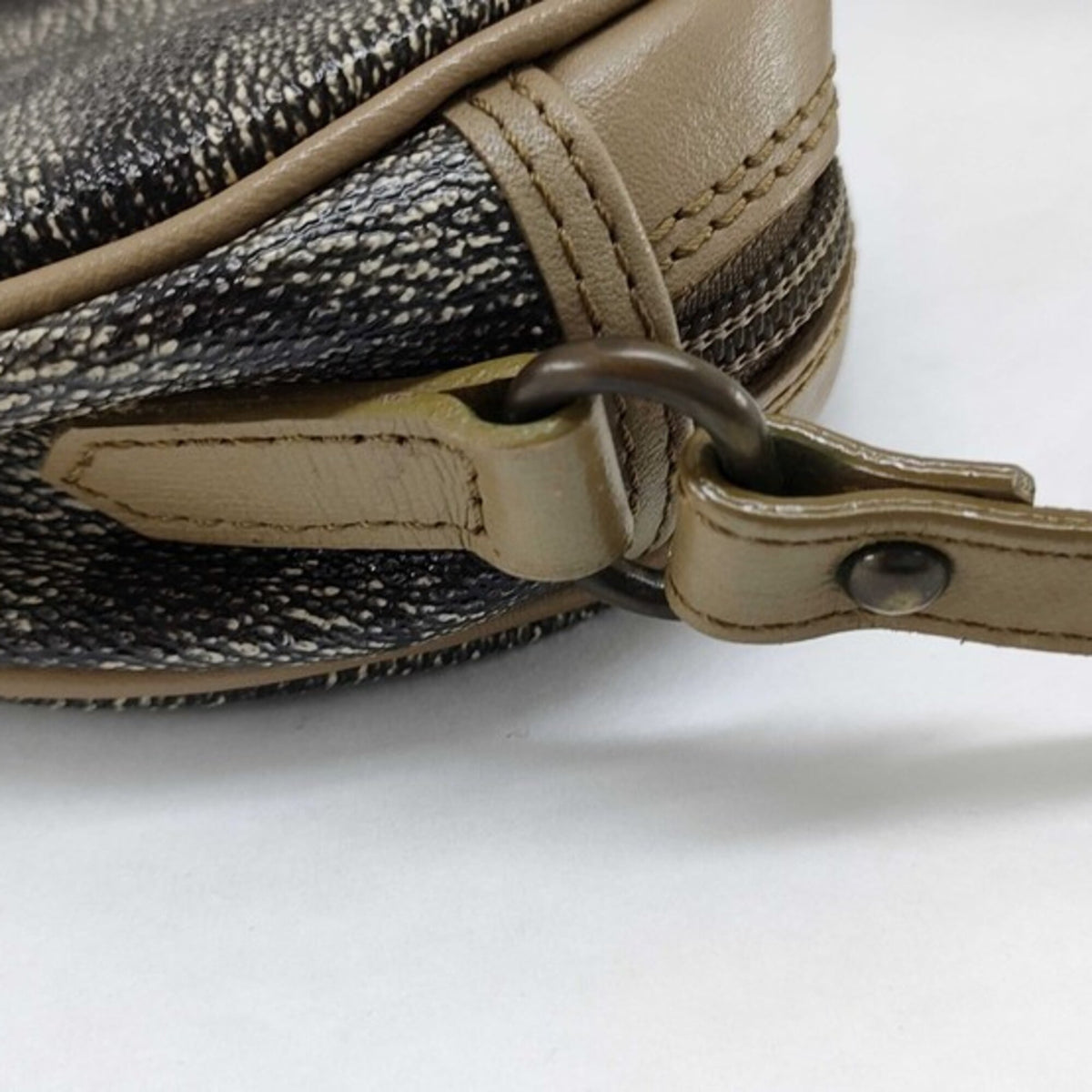 Yves Saint Laurent Beige Gray Gray Beige Pvc Leather Handbag Shoulder Bag Tote Bag (Pre-Owned)