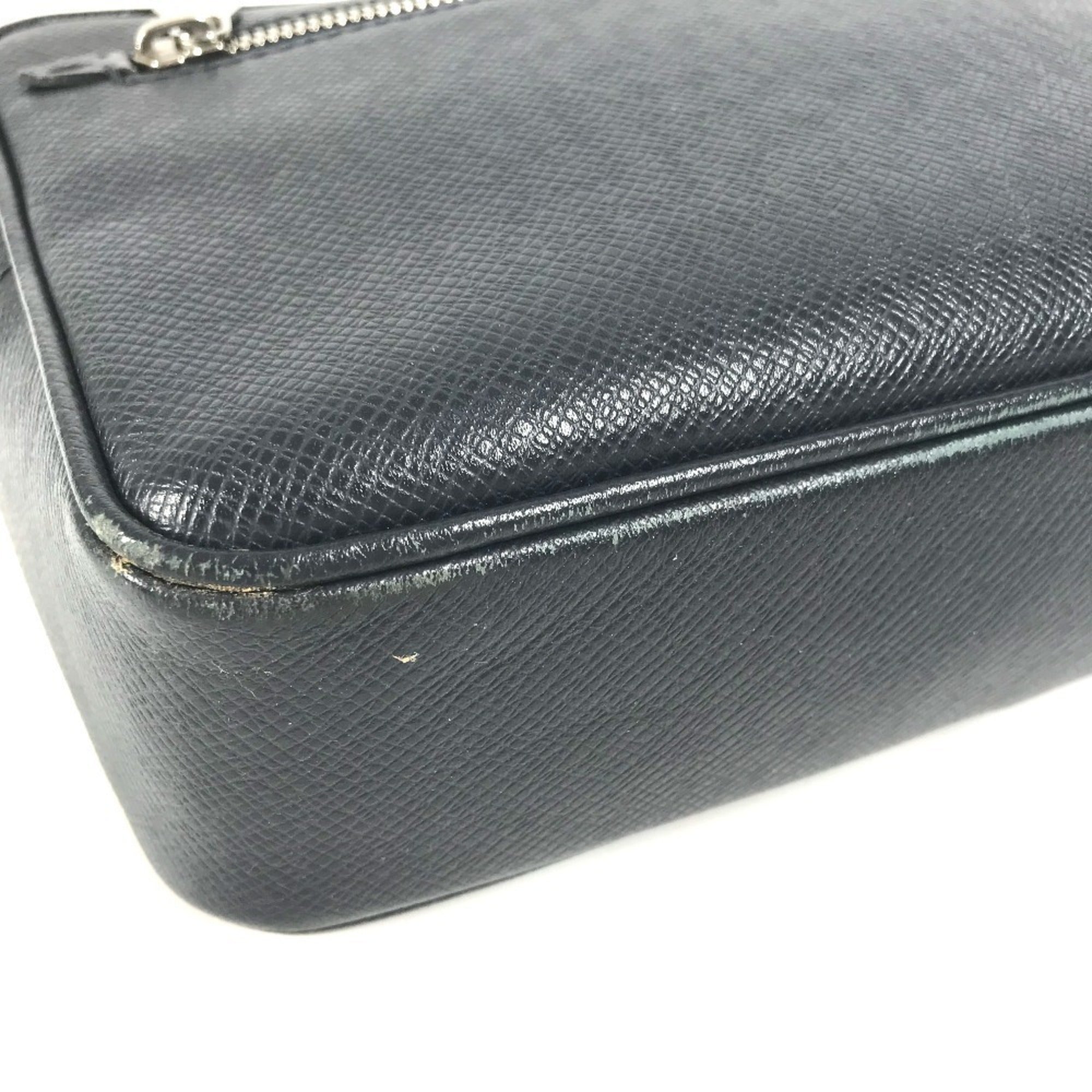 Louis Vuitton Navy Navy Blue Taiga Leather Clutch Bag Pochette Pouch (Pre-Owned)
