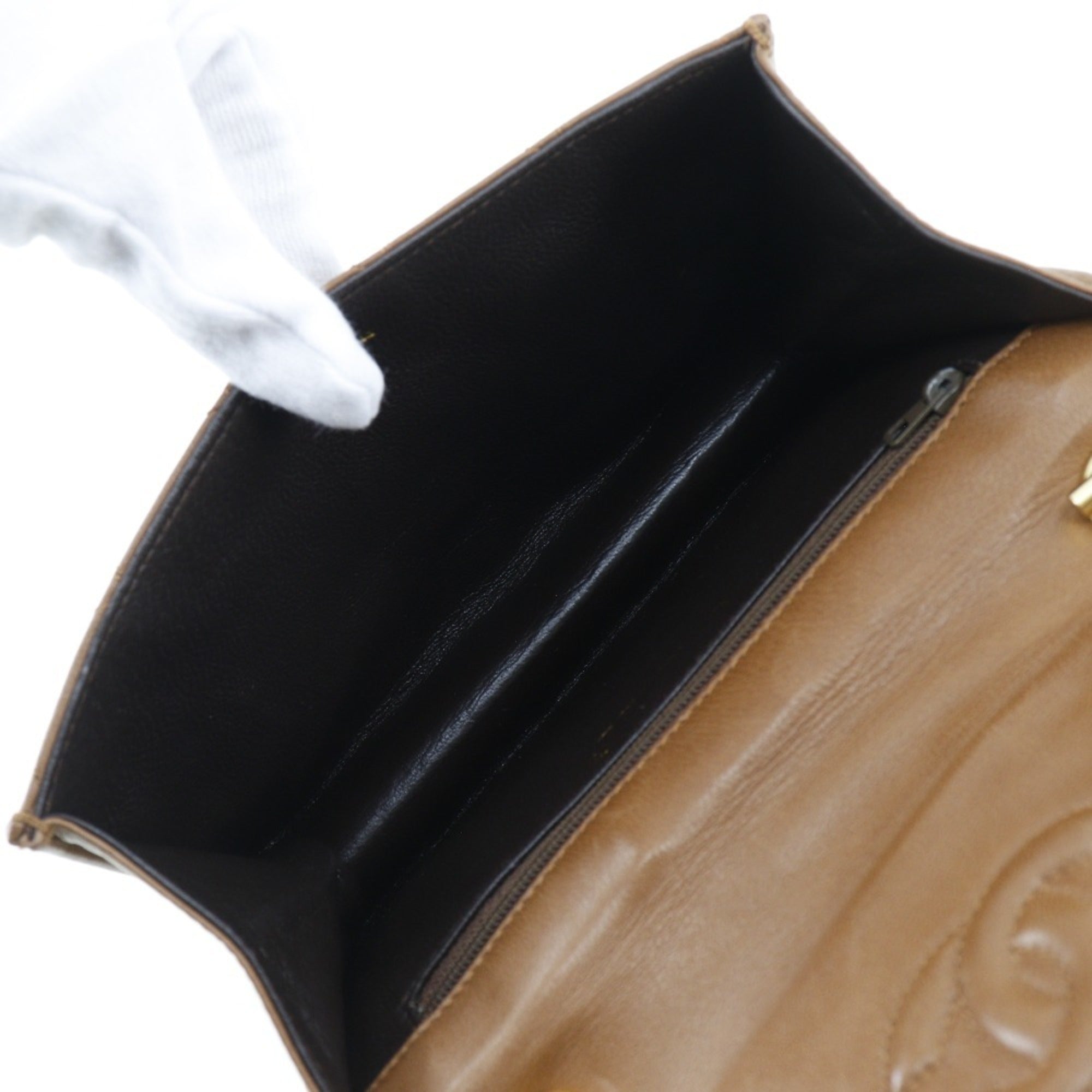 Chanel Beige Leather Handbag (Pre-Owned)