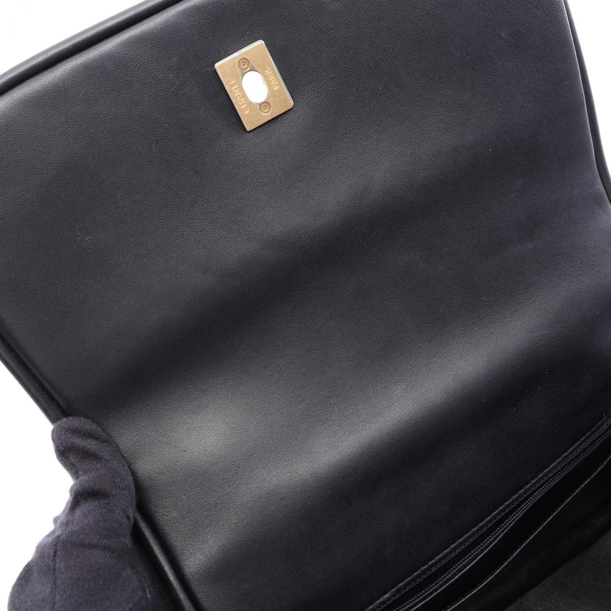 Chanel Black Leather Handbag Shoulder Bag (Pre-Owned)