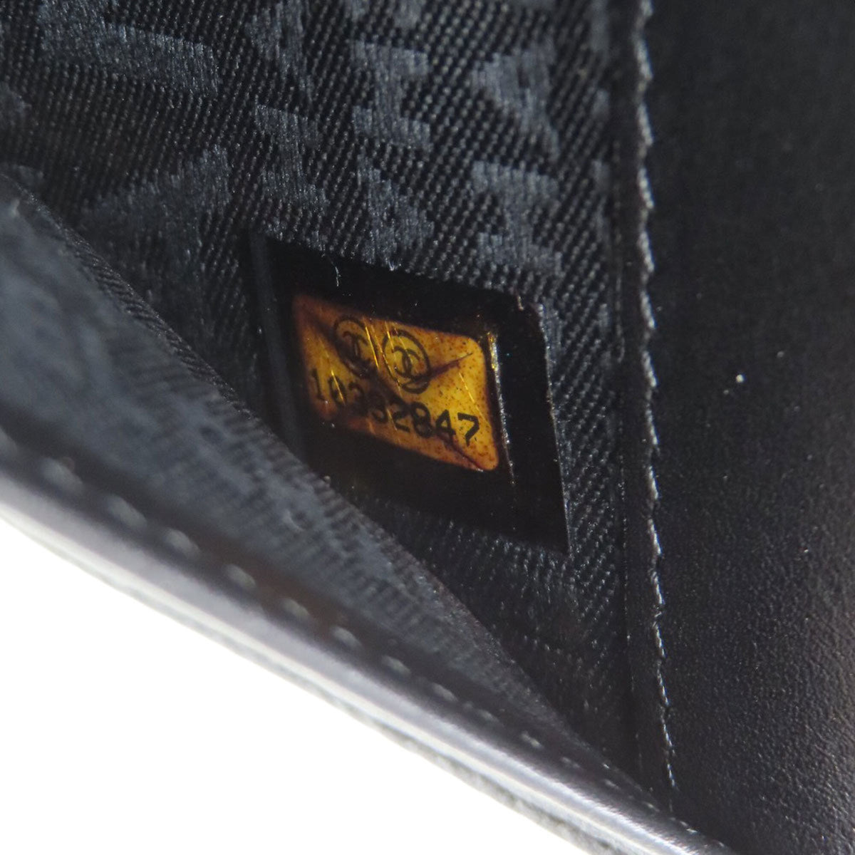 Chanel Black Leather Long Wallet (Bi-Fold) (Pre-Owned)