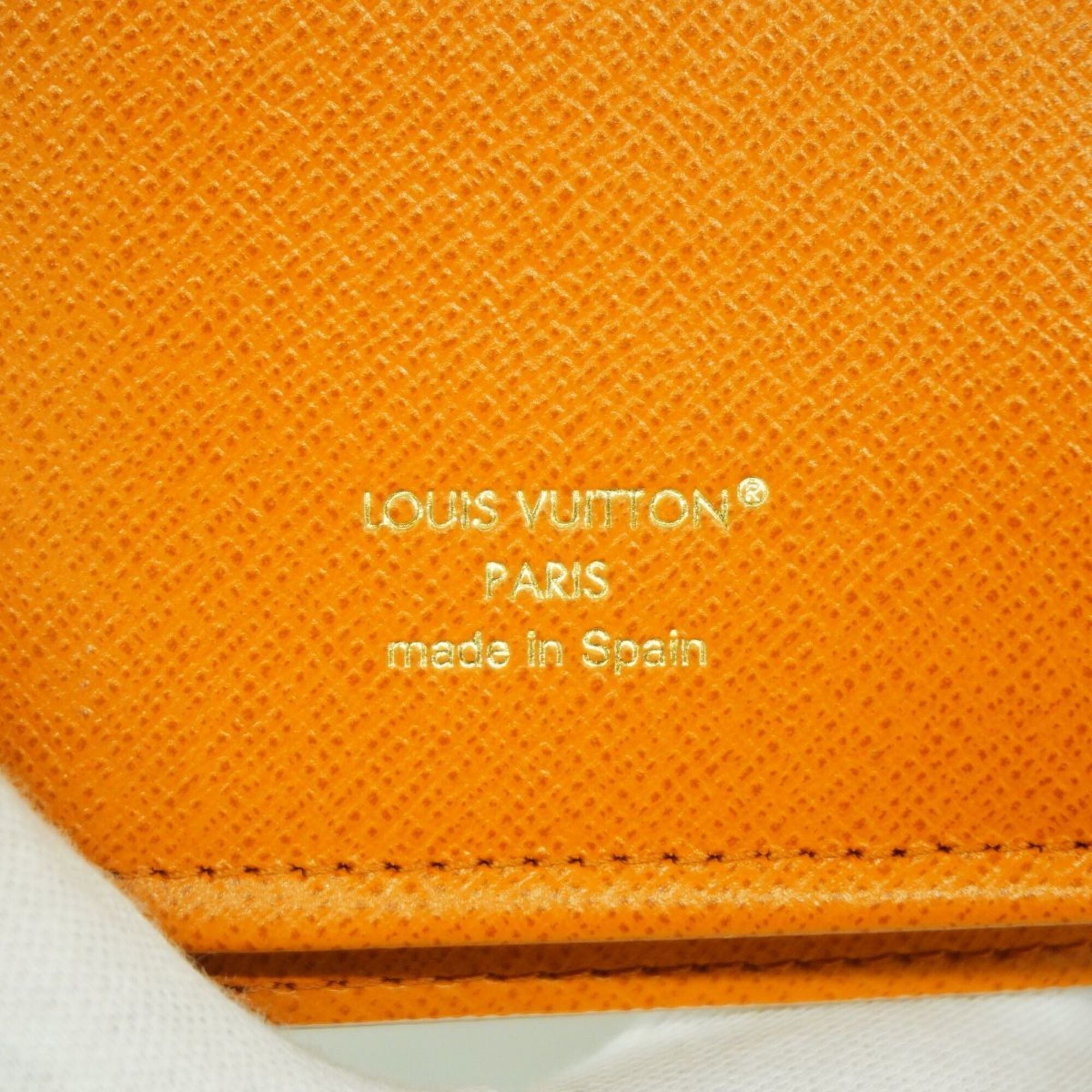 Louis Vuitton Off-White Long Wallet (Bi-Fold) (Pre-Owned)