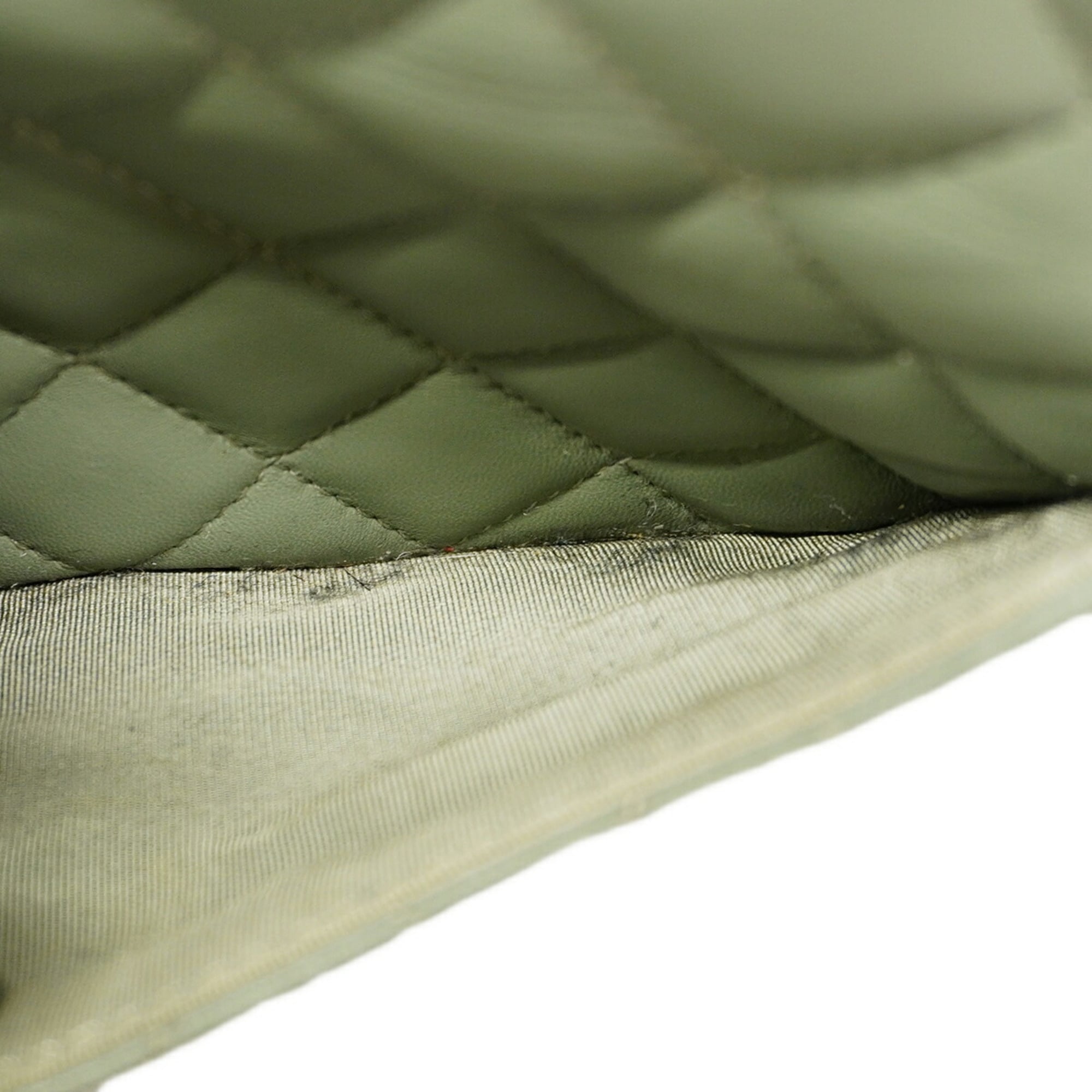 Chanel Green Leather Shoulder Bag (Pre-Owned)