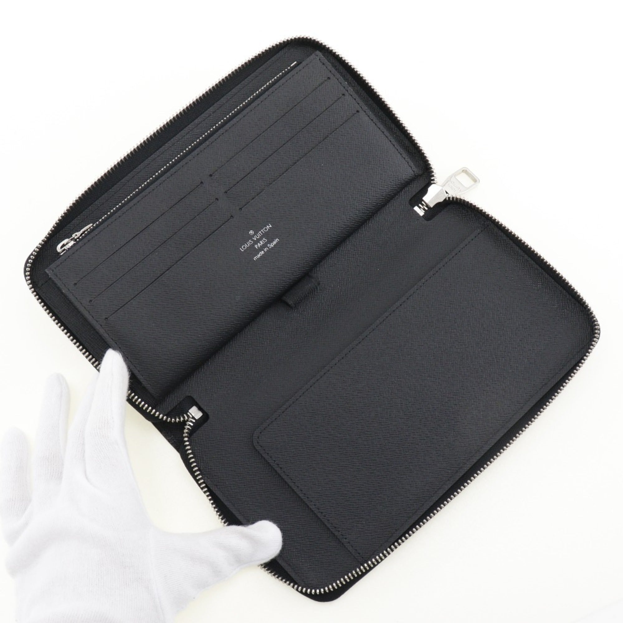 Louis Vuitton Black Noir Epi Leather Long Bill Wallet (Bi-Fold) (Pre-Owned)