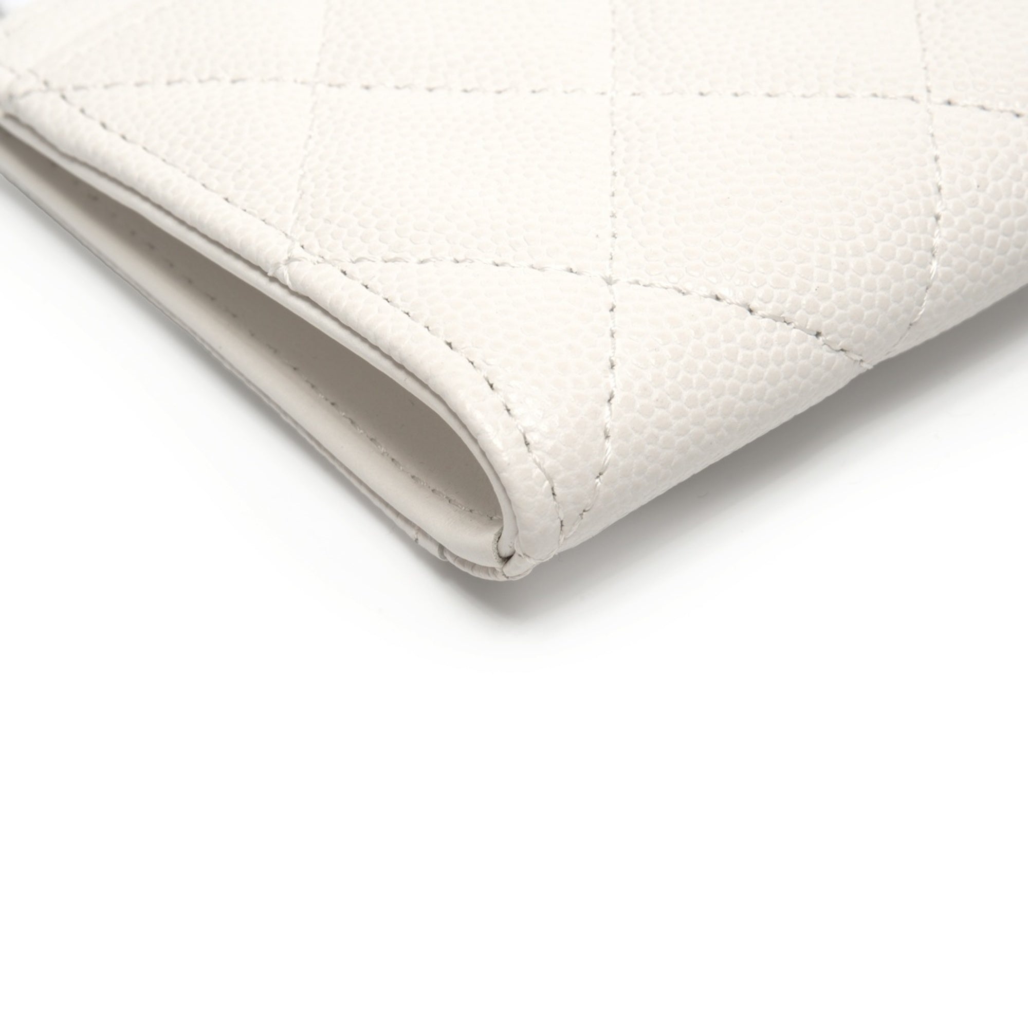 Chanel Matelasse White Grained Calfskin Coin Purse/Coin Case (Pre-Owned)