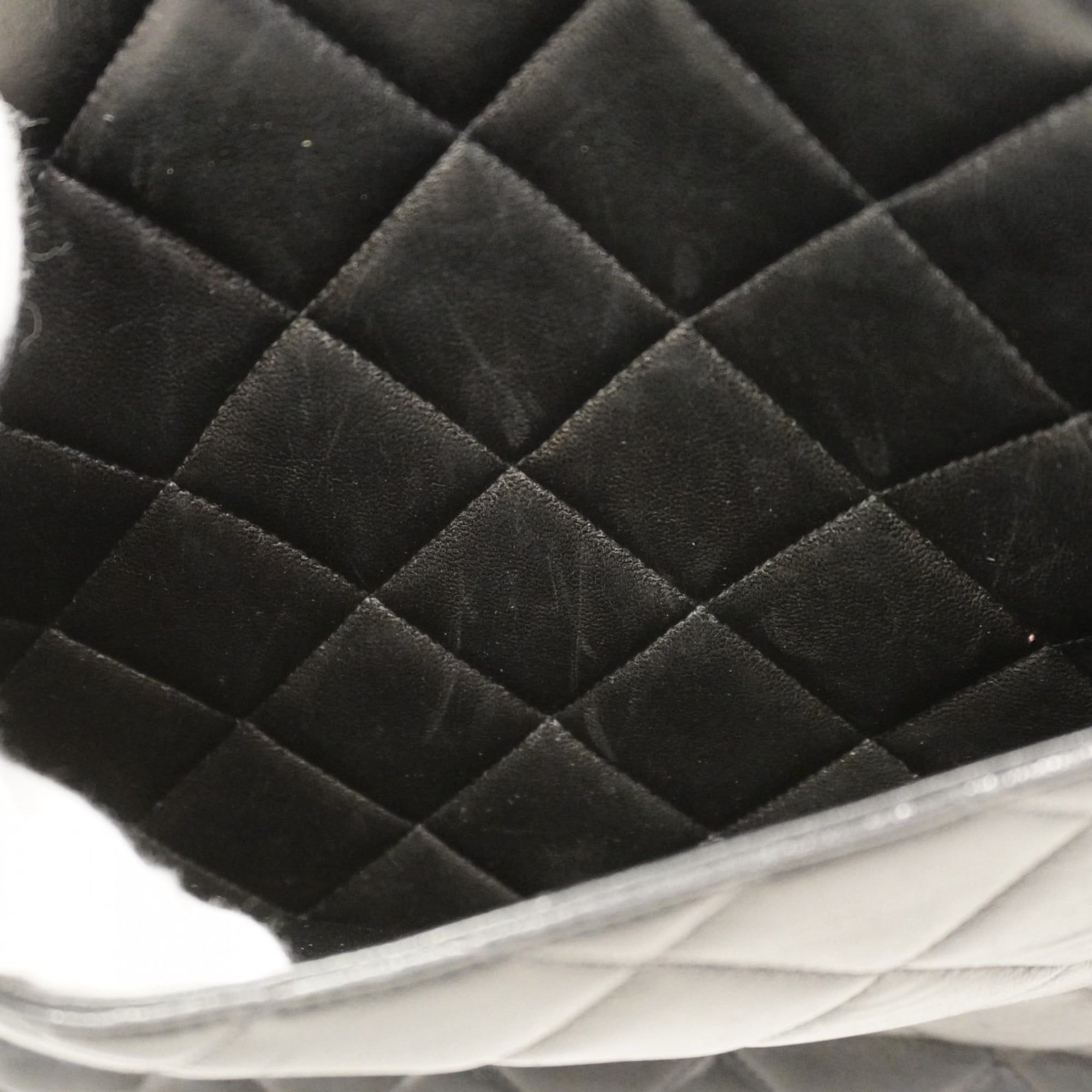 Chanel Black Leather Tote Bag (Pre-Owned)