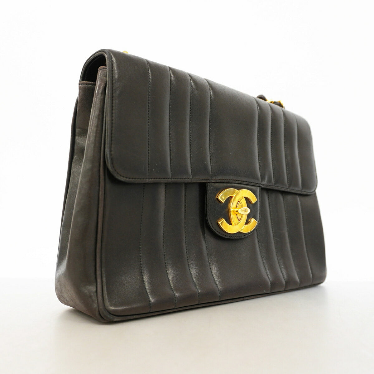 Chanel Black Leather Shoulder Bag (Pre-Owned)