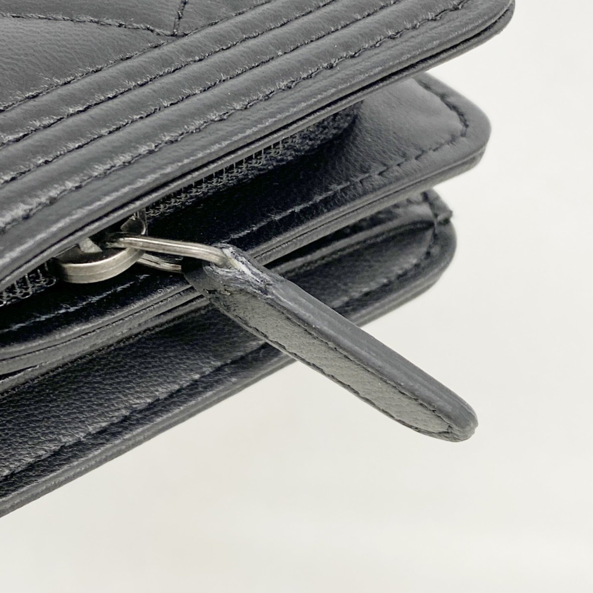 Chanel Black Leather Wallet (Bi-Fold) (Pre-Owned)
