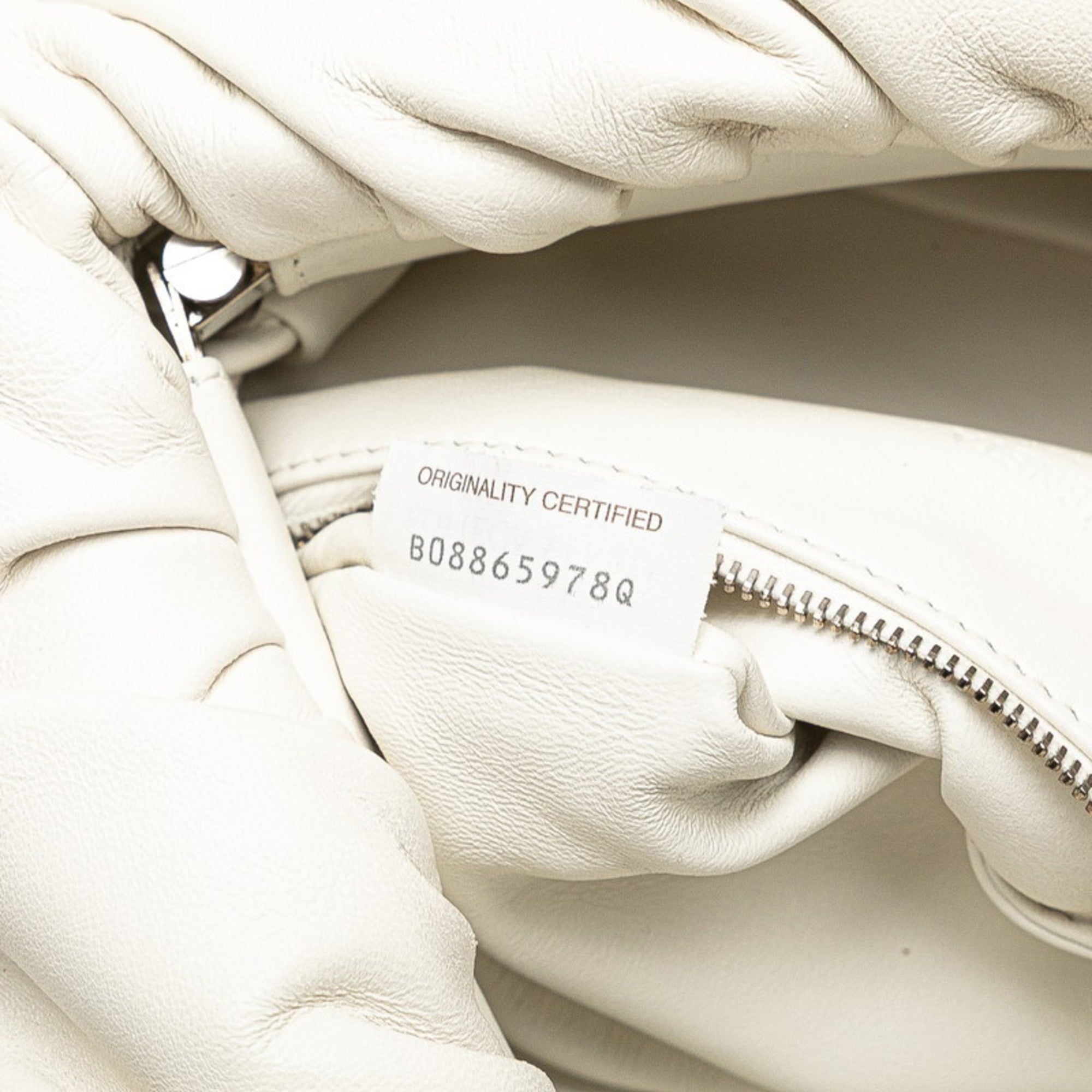 Bottega Veneta White Leather Pouch Sling Bag (Pre-Owned)