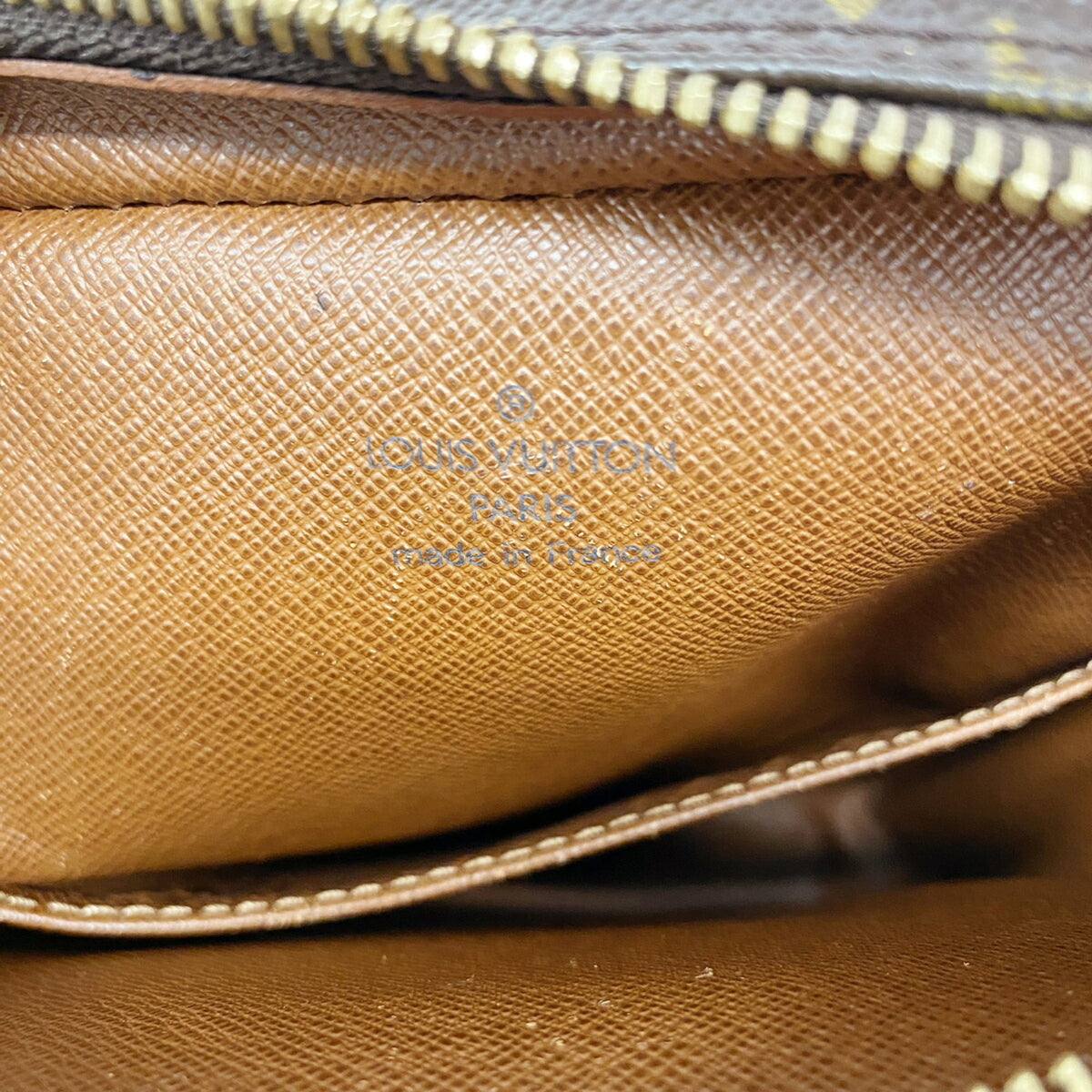 Louis Vuitton Brown Shoulder Bag (Pre-Owned)