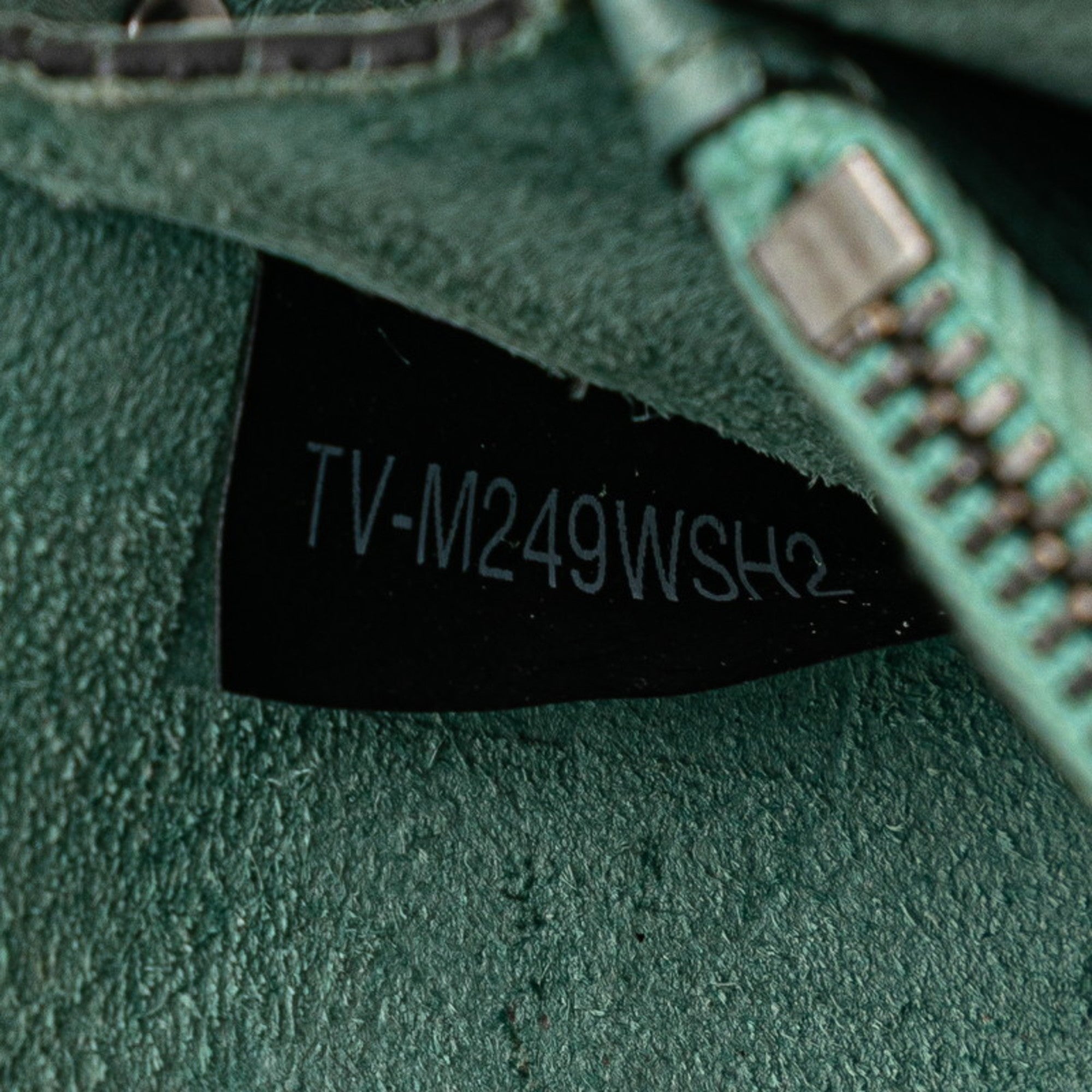 Valentino Green Leather Shoulder Bag (Pre-Owned)