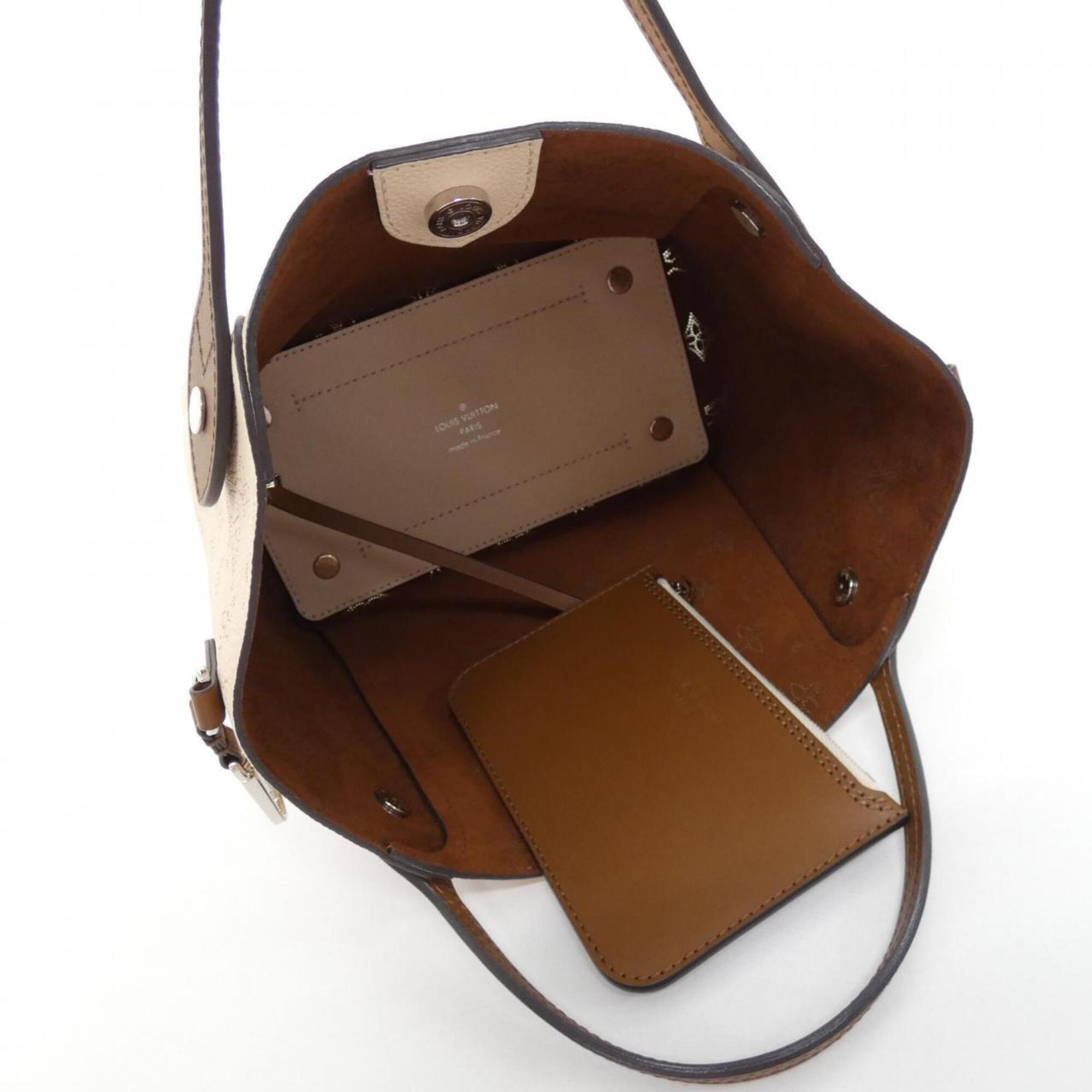 Louis Vuitton Beige Leather Handbag (Pre-Owned)