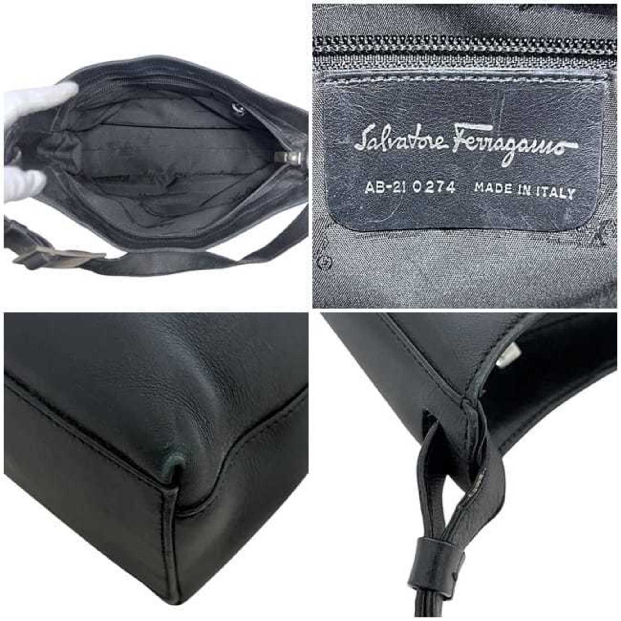 Salvatore Ferragamo Black Leather Shoulder Bag (Pre-Owned)