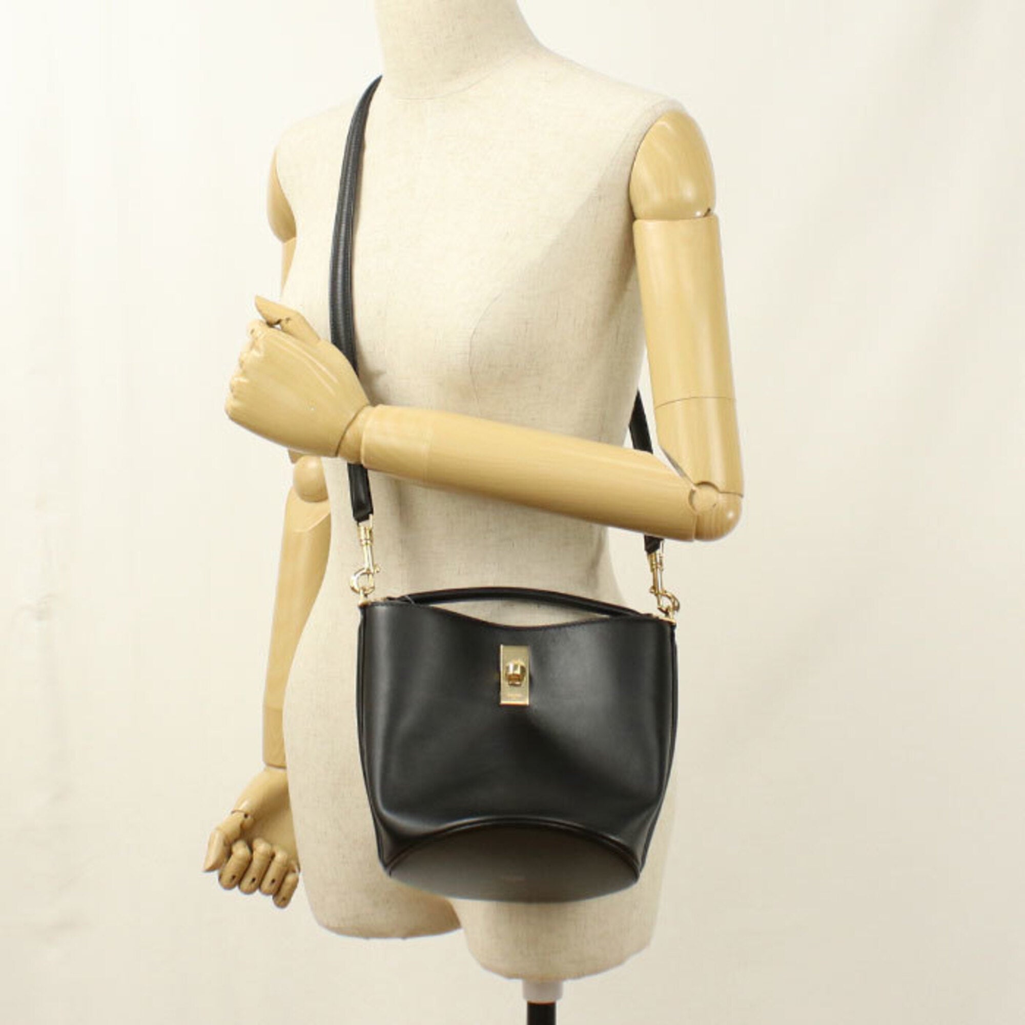 Celine Black Leather Handbag (Pre-Owned)