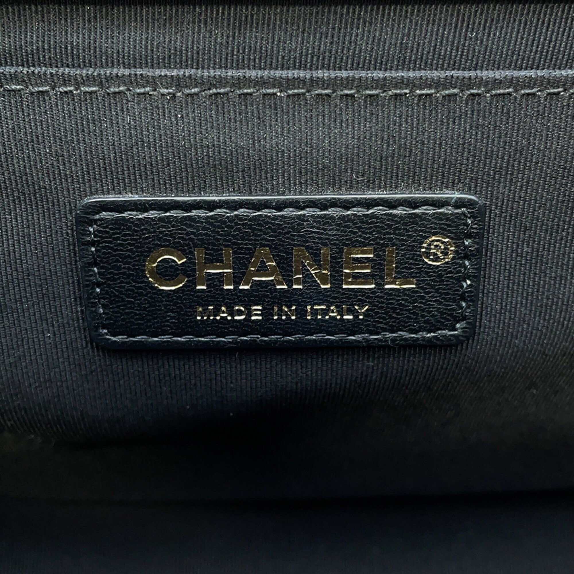 Chanel Black Grained Calfskin Handbag Shoulder Bag (Pre-Owned)