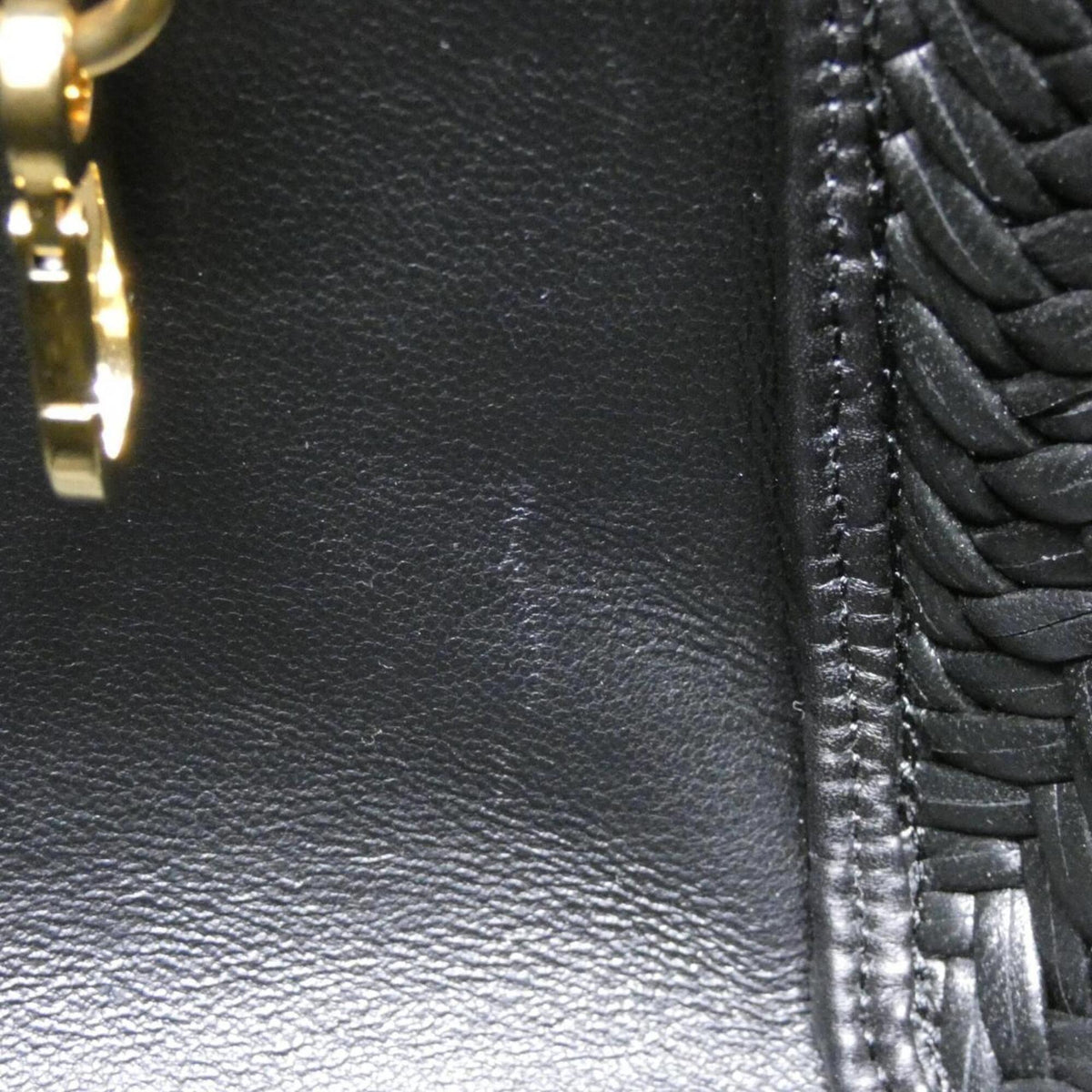 Loewe Black Leather Shoulder Bag (Pre-Owned)
