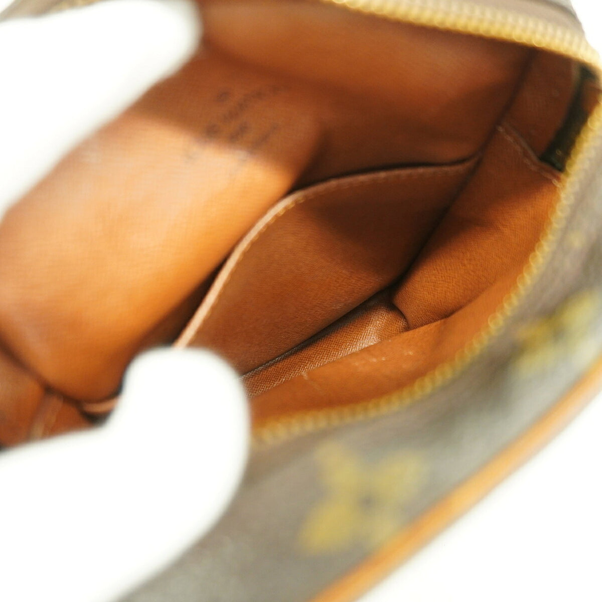Louis Vuitton Brown Shoulder Bag (Pre-Owned)
