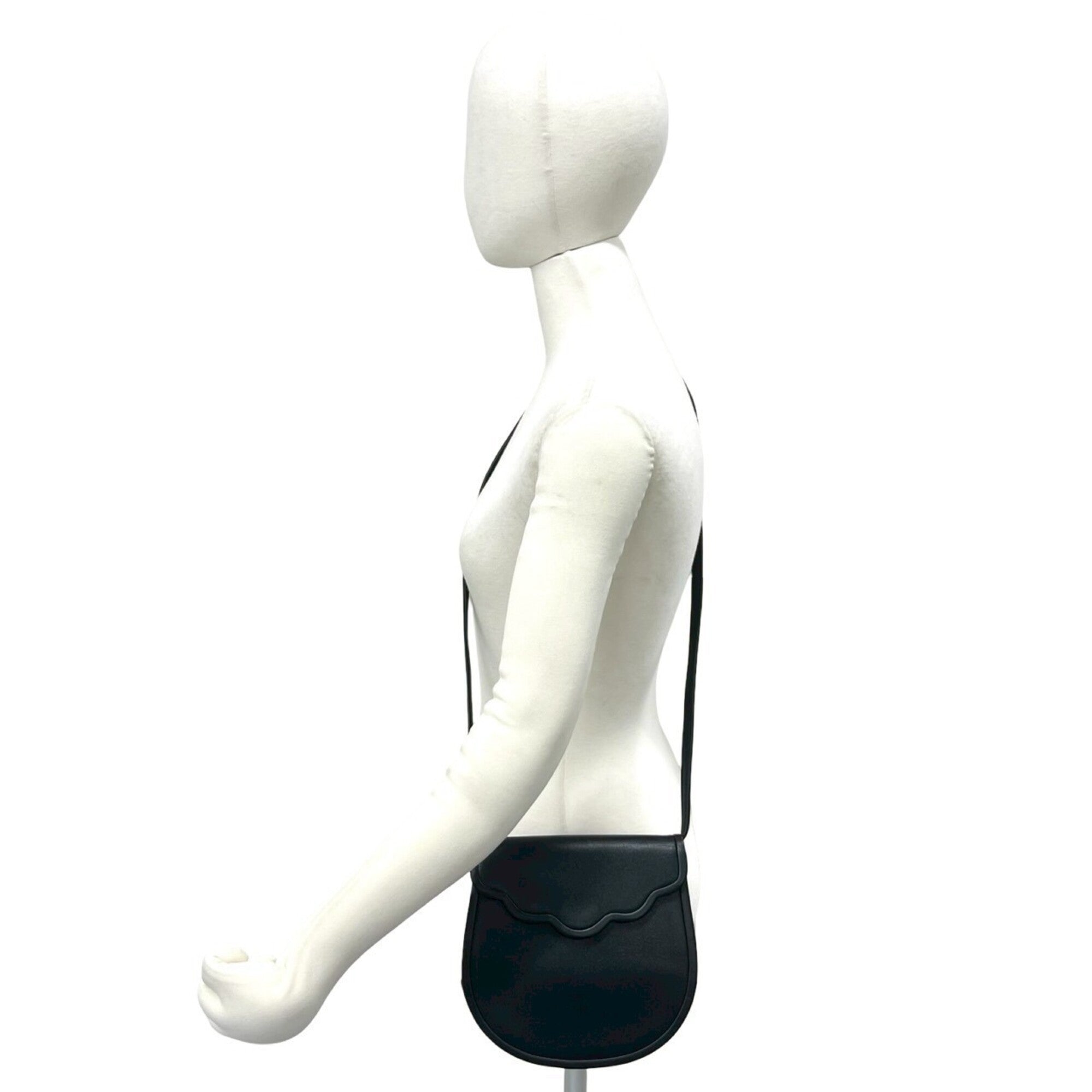 Yves Saint Laurent Black Leather Pochette Shoulder Bag (Pre-Owned)