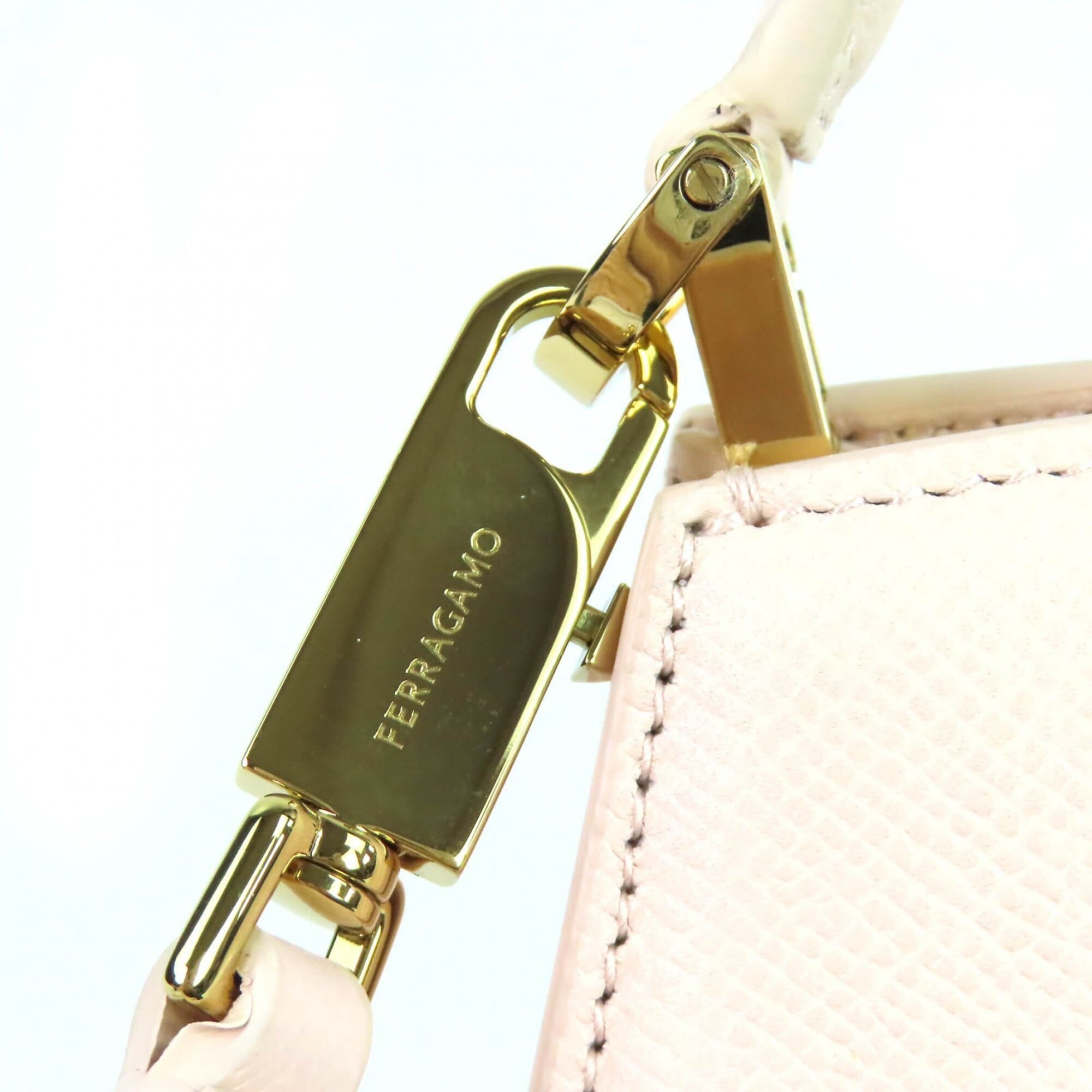 Salvatore Ferragamo Gancini Gold Leather Handbag Shoulder Bag (Pre-Owned)