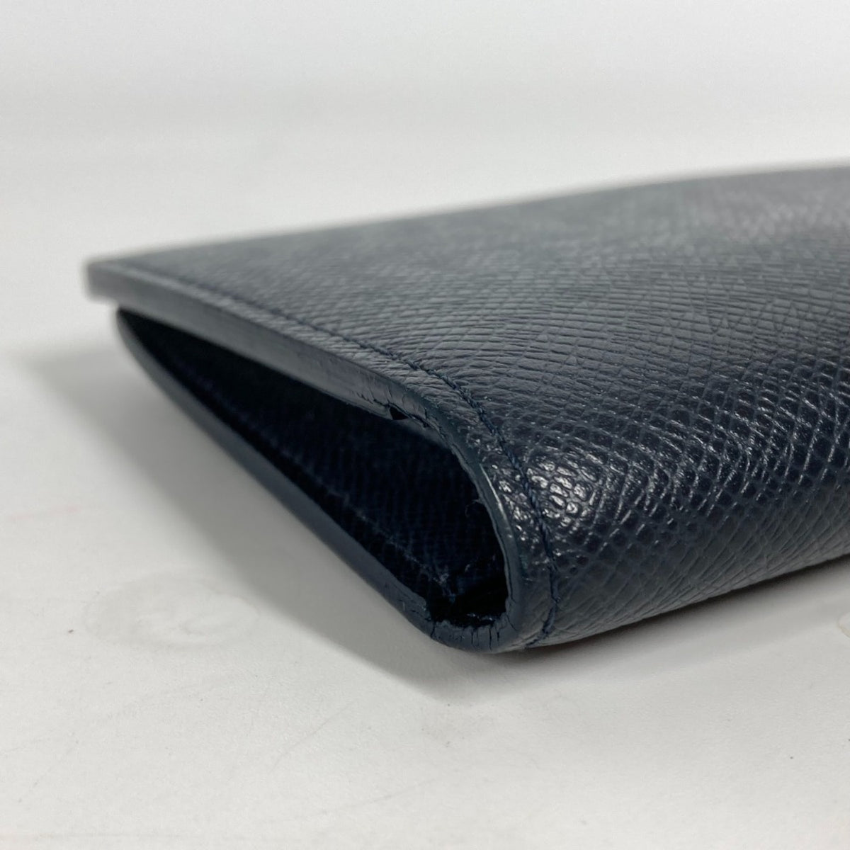 Louis Vuitton Navy Blue Taiga Leather Long Wallet (Bi-Fold) (Pre-Owned)