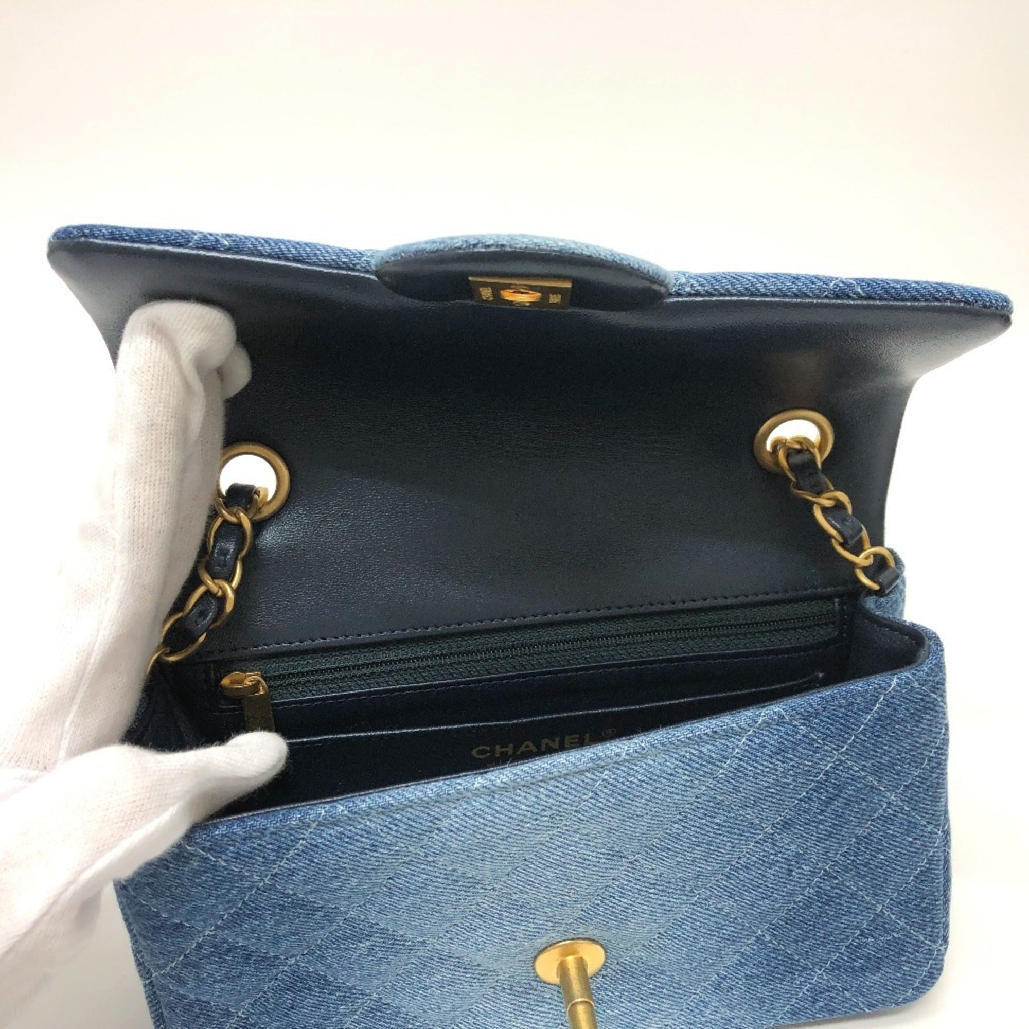 Chanel Matelasse Blue Denim Shoulder Bag (Pre-Owned)