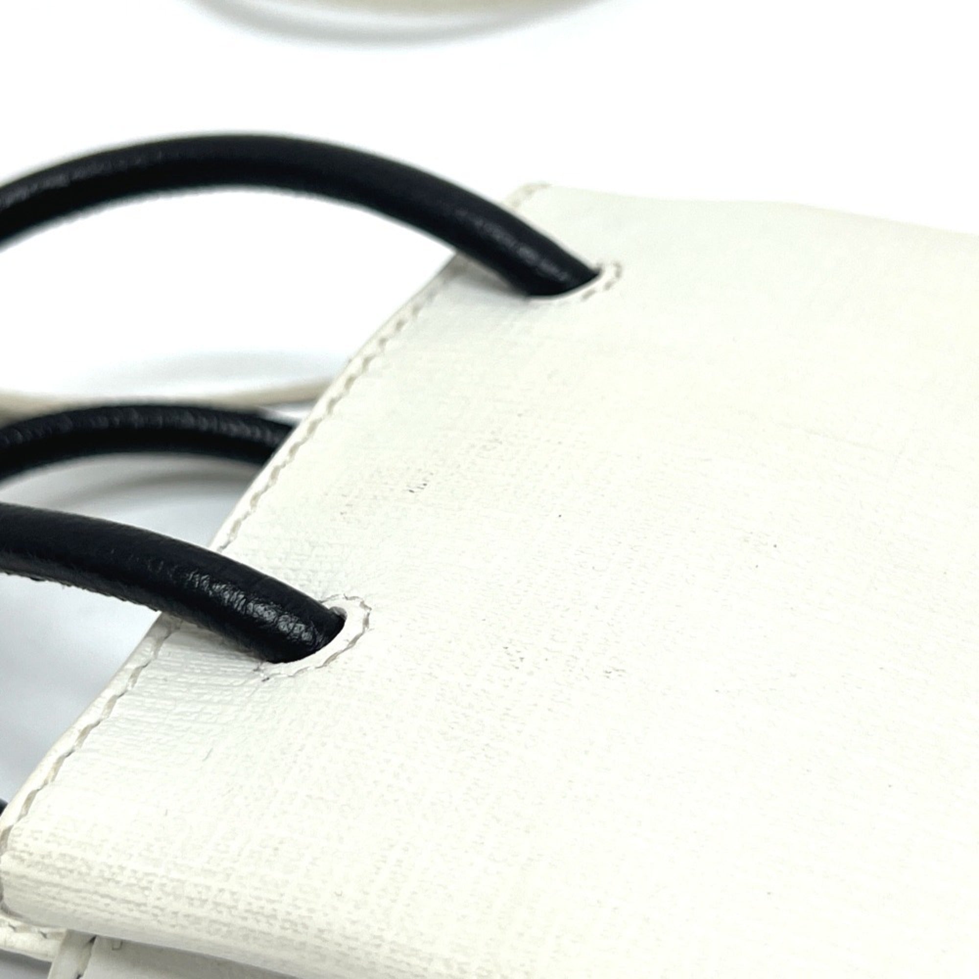 Balenciaga White Leather Tote Bag (Pre-Owned)