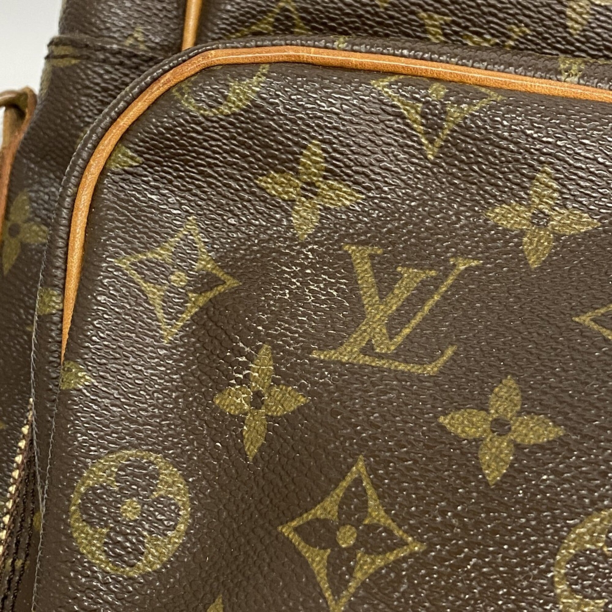Louis Vuitton Brown Shoulder Bag (Pre-Owned)