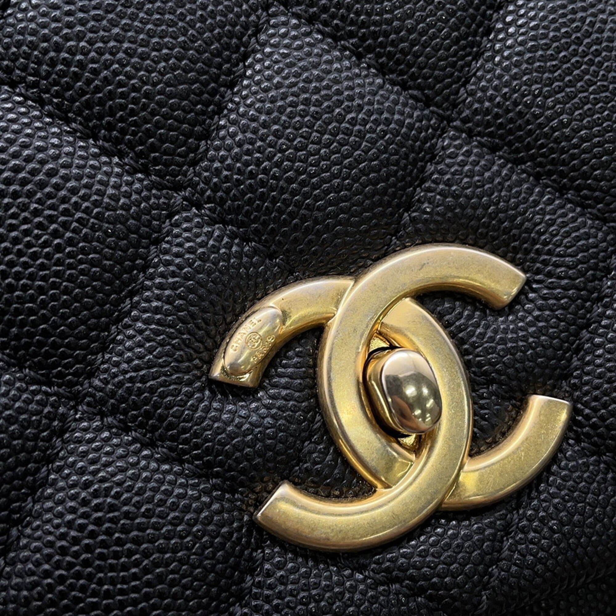 Chanel Black Grained Calfskin Handbag (Pre-Owned)
