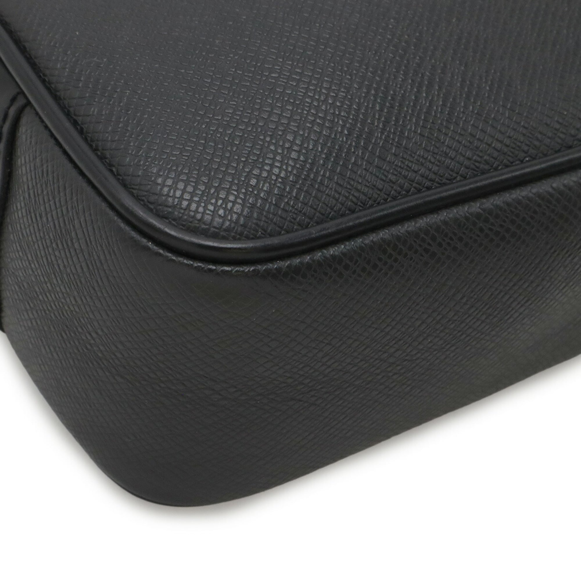 Louis Vuitton Ardoise Taiga Leather Leather Clutch Bag Handbag (Pre-Owned)