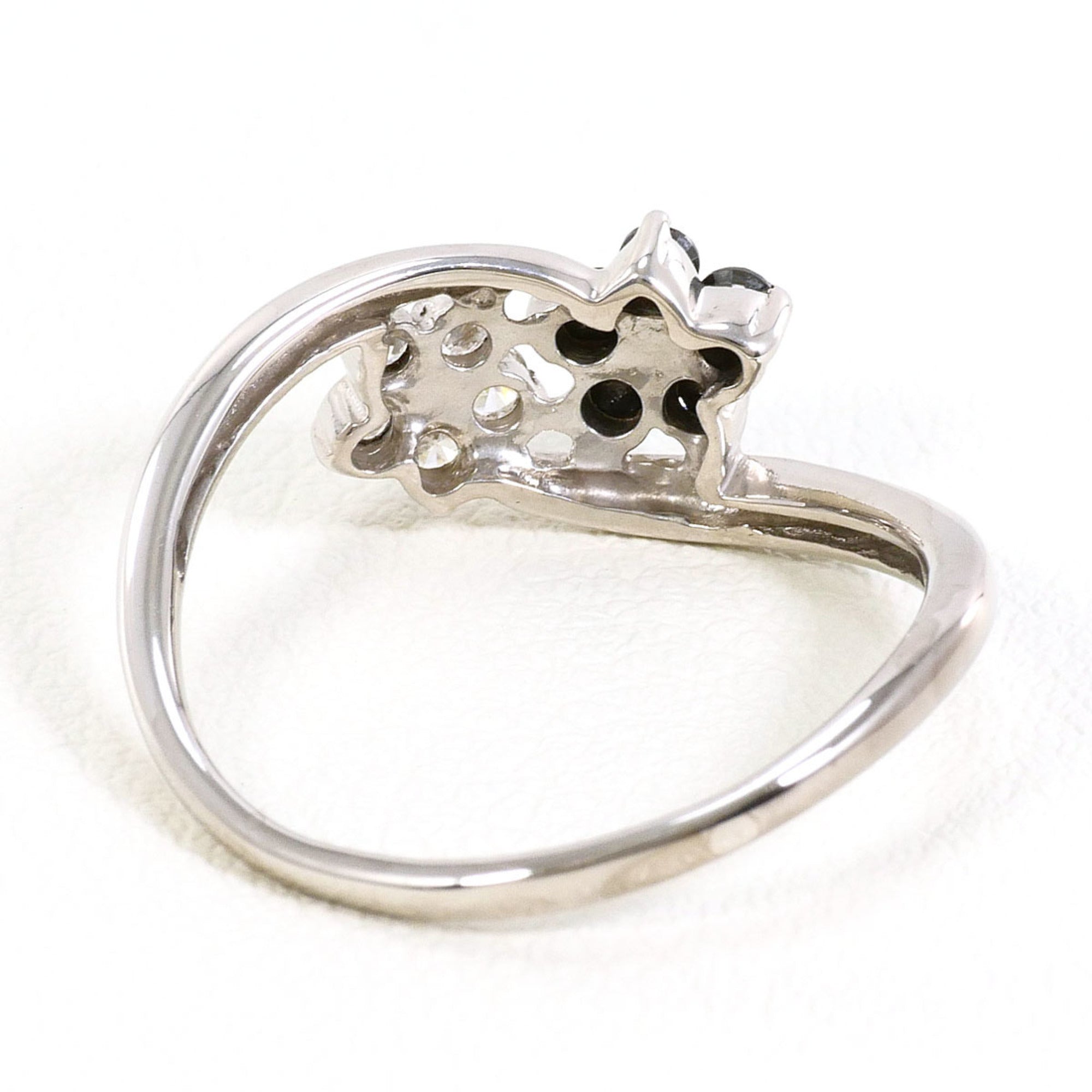 Unbranded Black White Gold White Gold (18K) Band Ring (Pre-Owned)