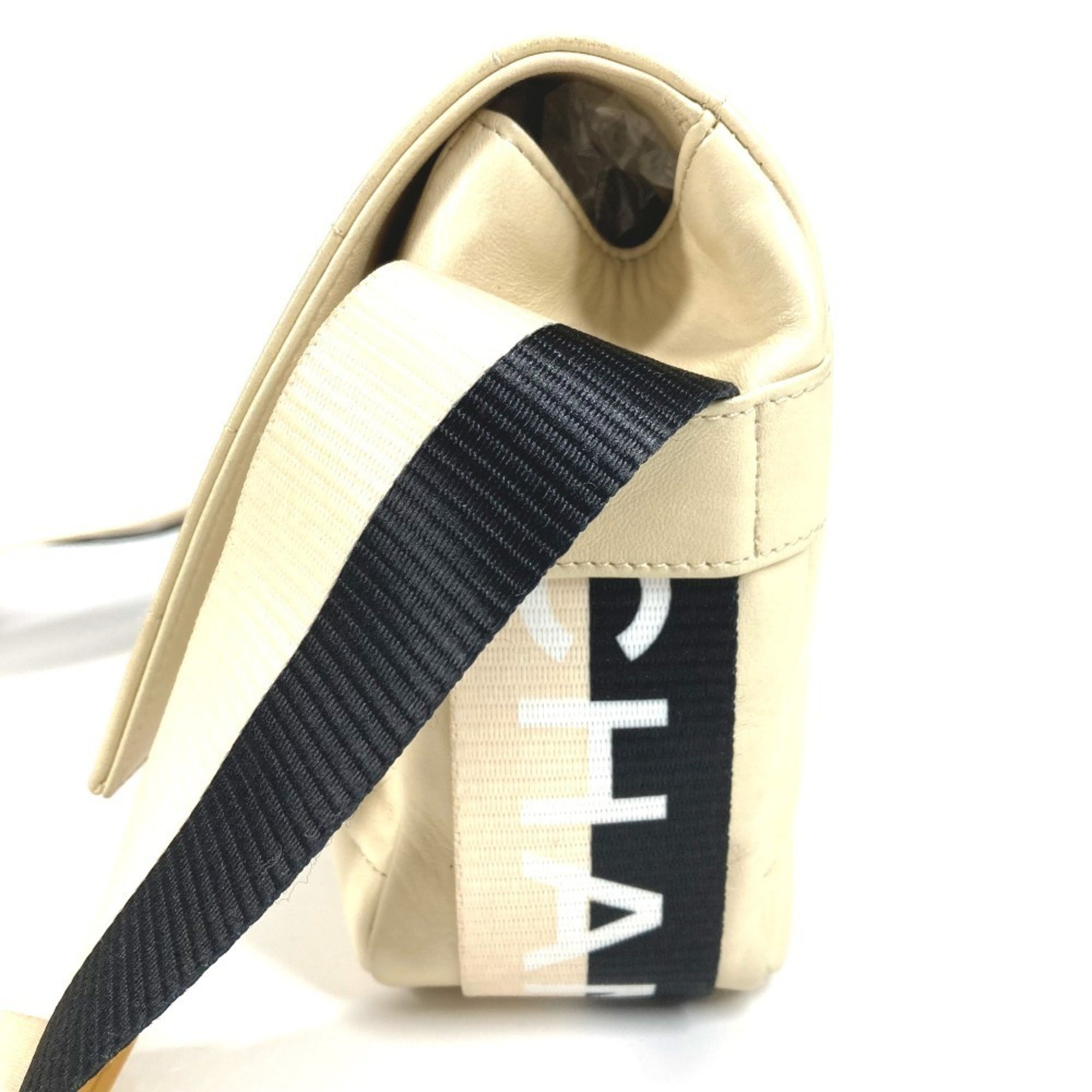 Chanel Chocolate Bar Black White Leather Pochette Shoulder Bag (Pre-Owned)
