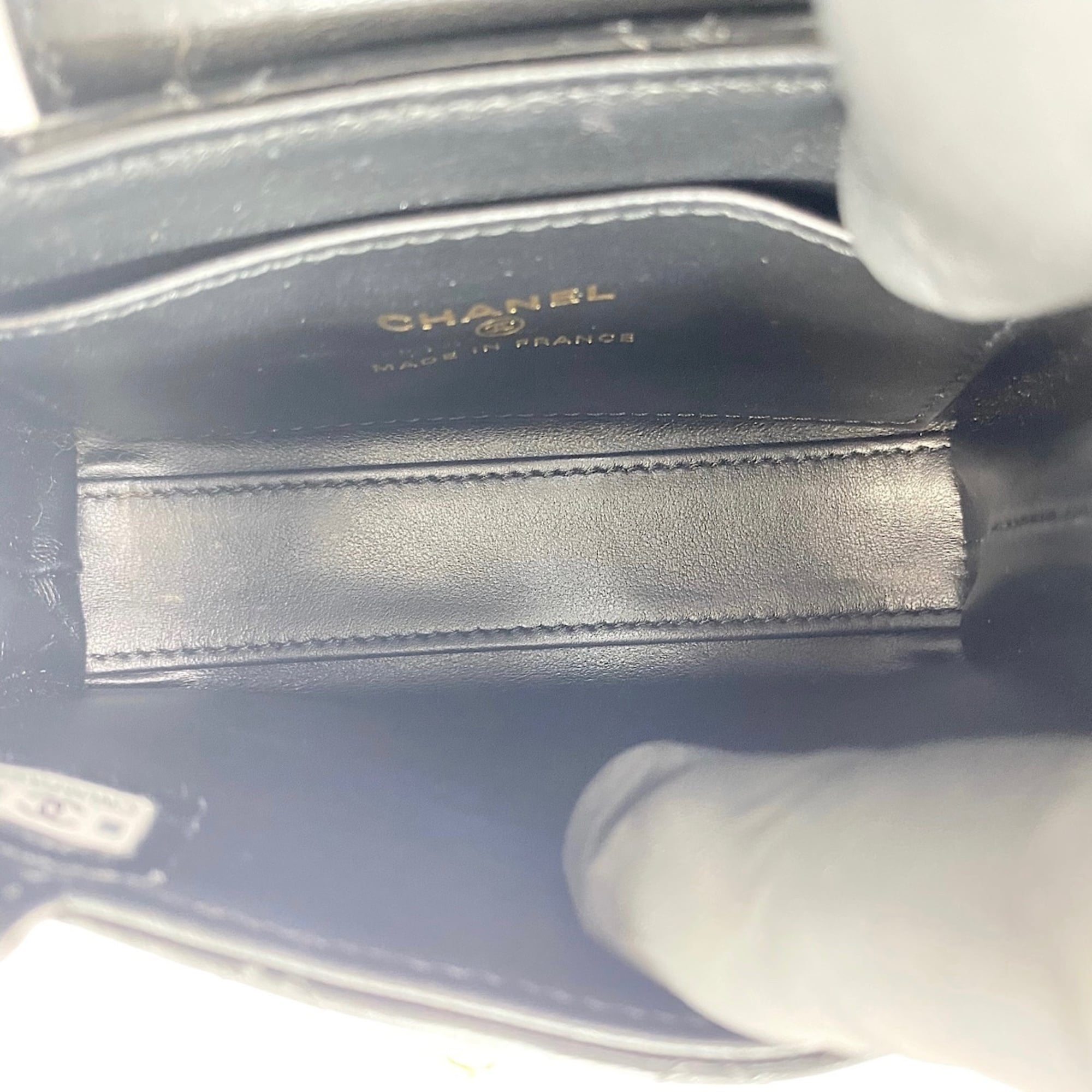 Chanel Black Shoulder Bag (Pre-Owned)
