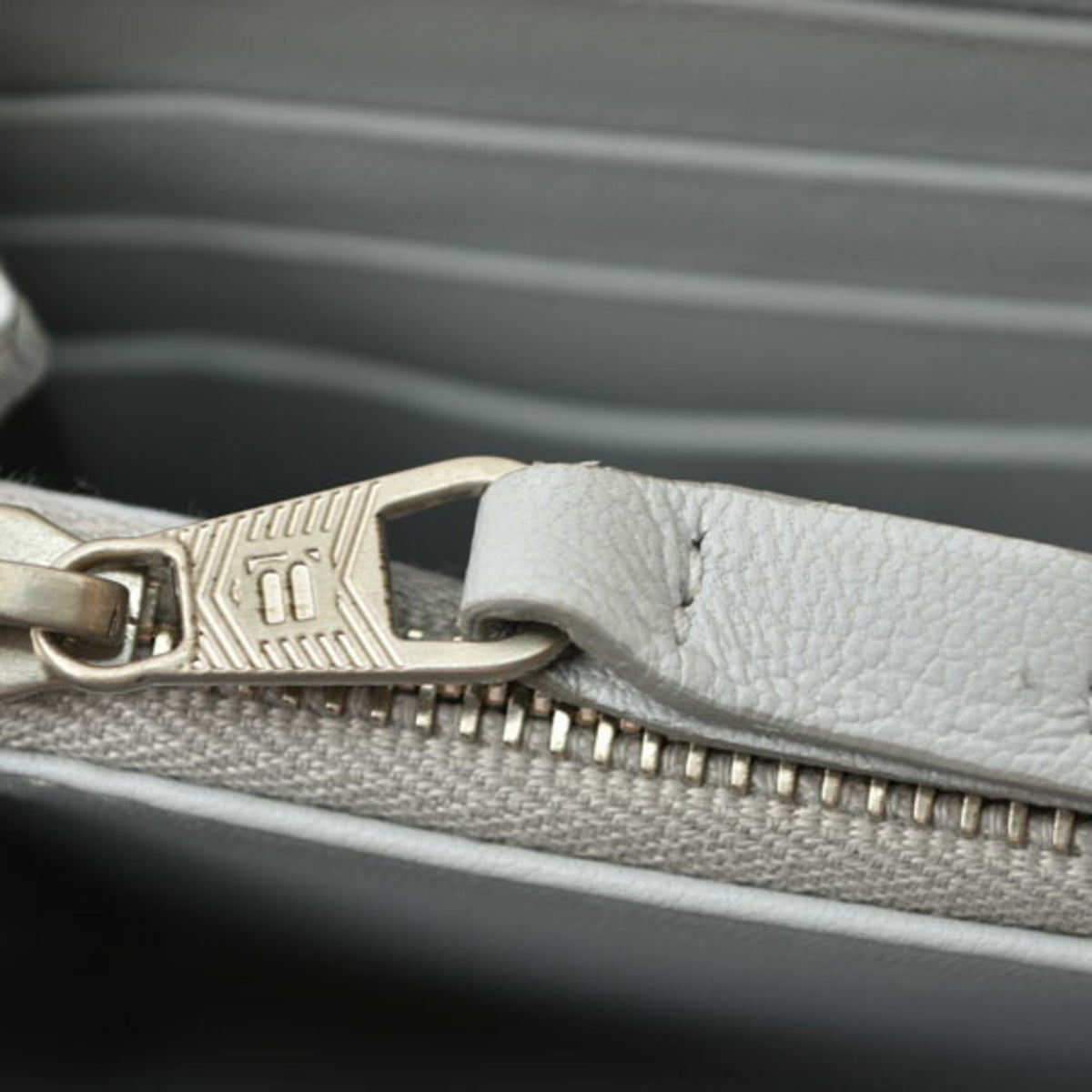Balenciaga Light Gray Leather Long Wallet (Bi-Fold) (Pre-Owned)