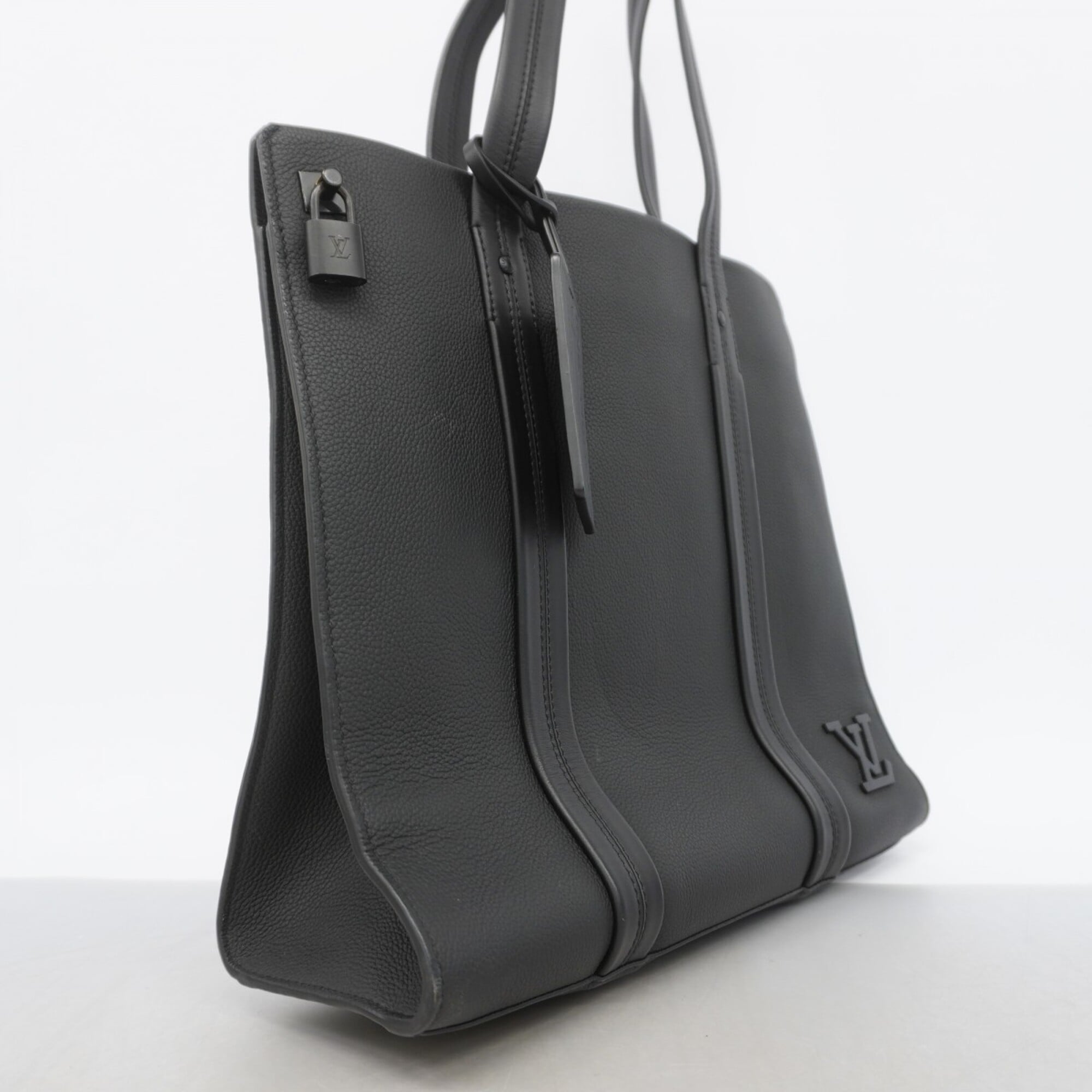Louis Vuitton Black Tote Bag (Pre-Owned)