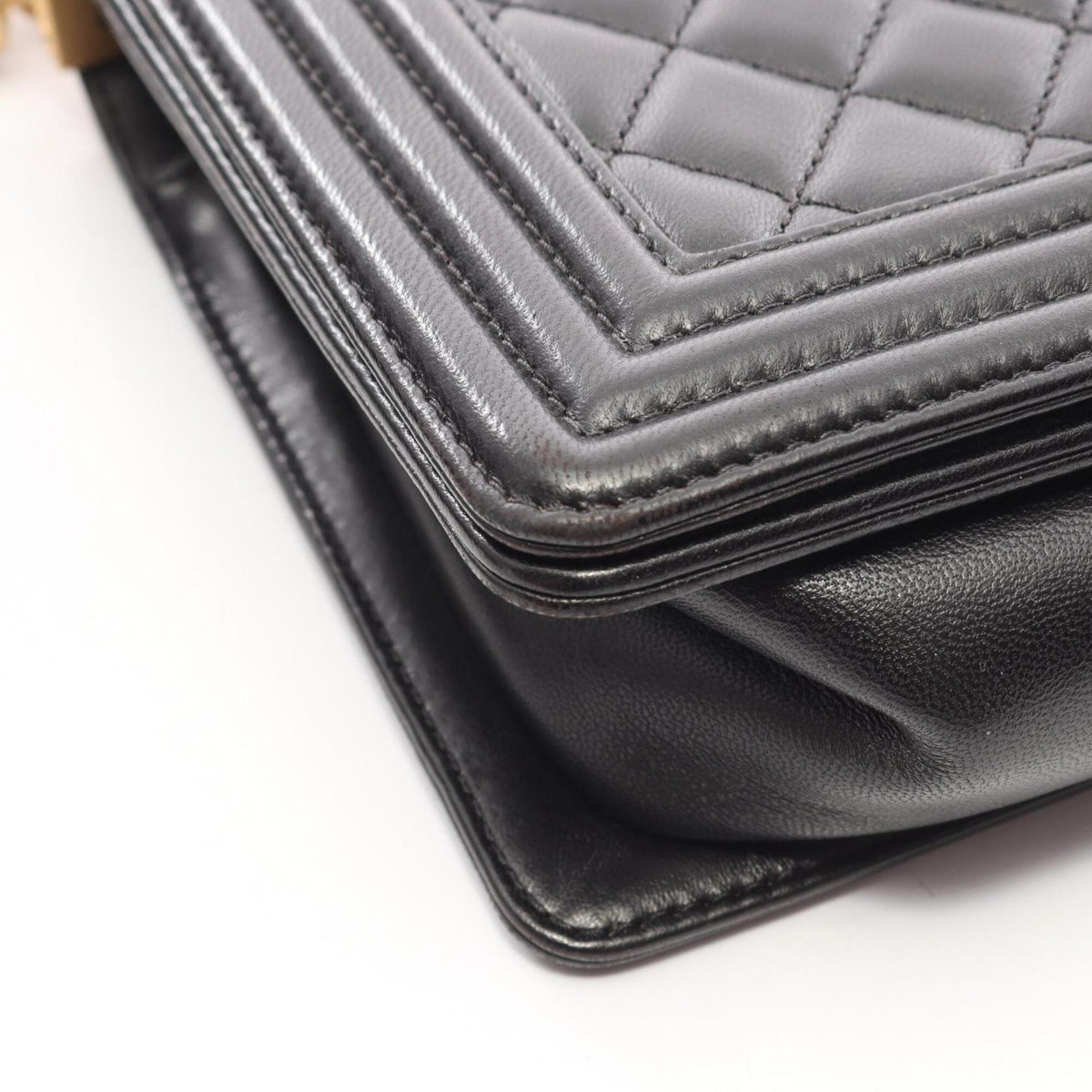 Chanel Black Leather Handbag Shoulder Bag (Pre-Owned)